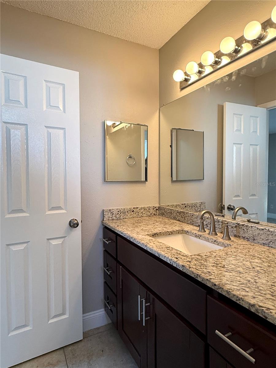 BLOOMINGDALE SEC H UNIT 2 - Residential Lease