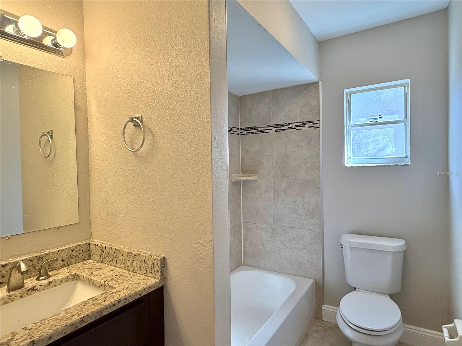 BLOOMINGDALE SEC H UNIT 2 - Residential Lease