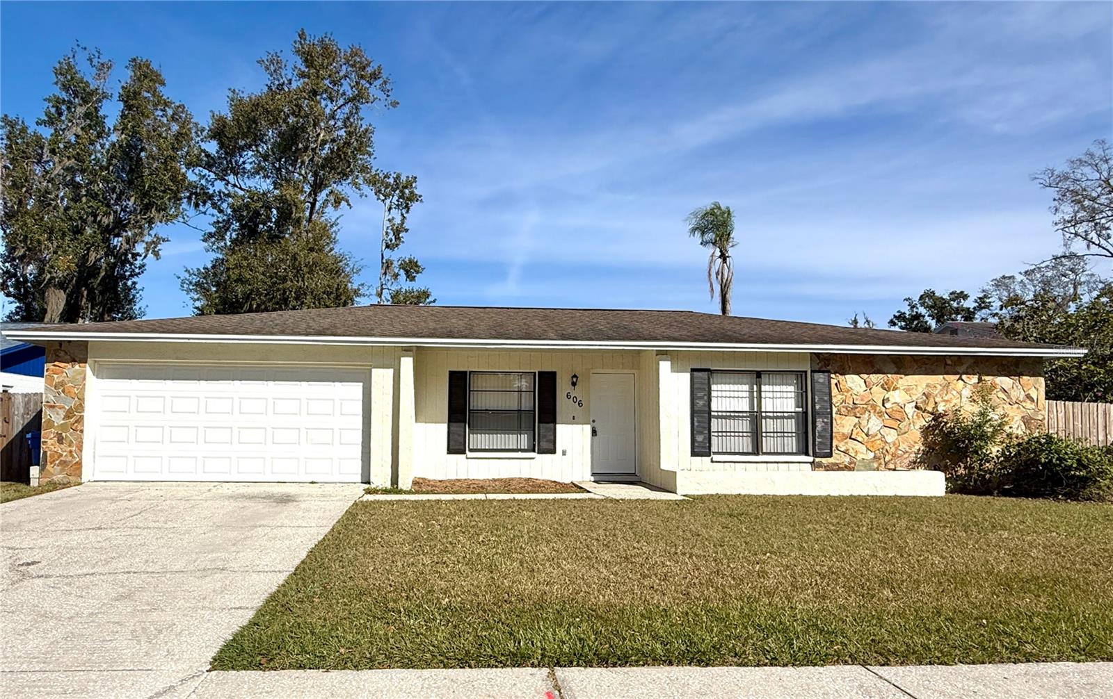 BLOOMINGDALE SEC H UNIT 2 - Residential Lease