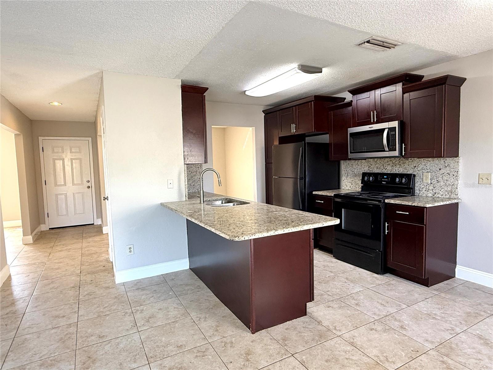 BLOOMINGDALE SEC H UNIT 2 - Residential Lease