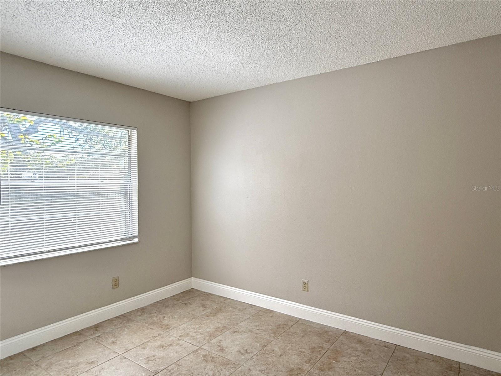 BLOOMINGDALE SEC H UNIT 2 - Residential Lease