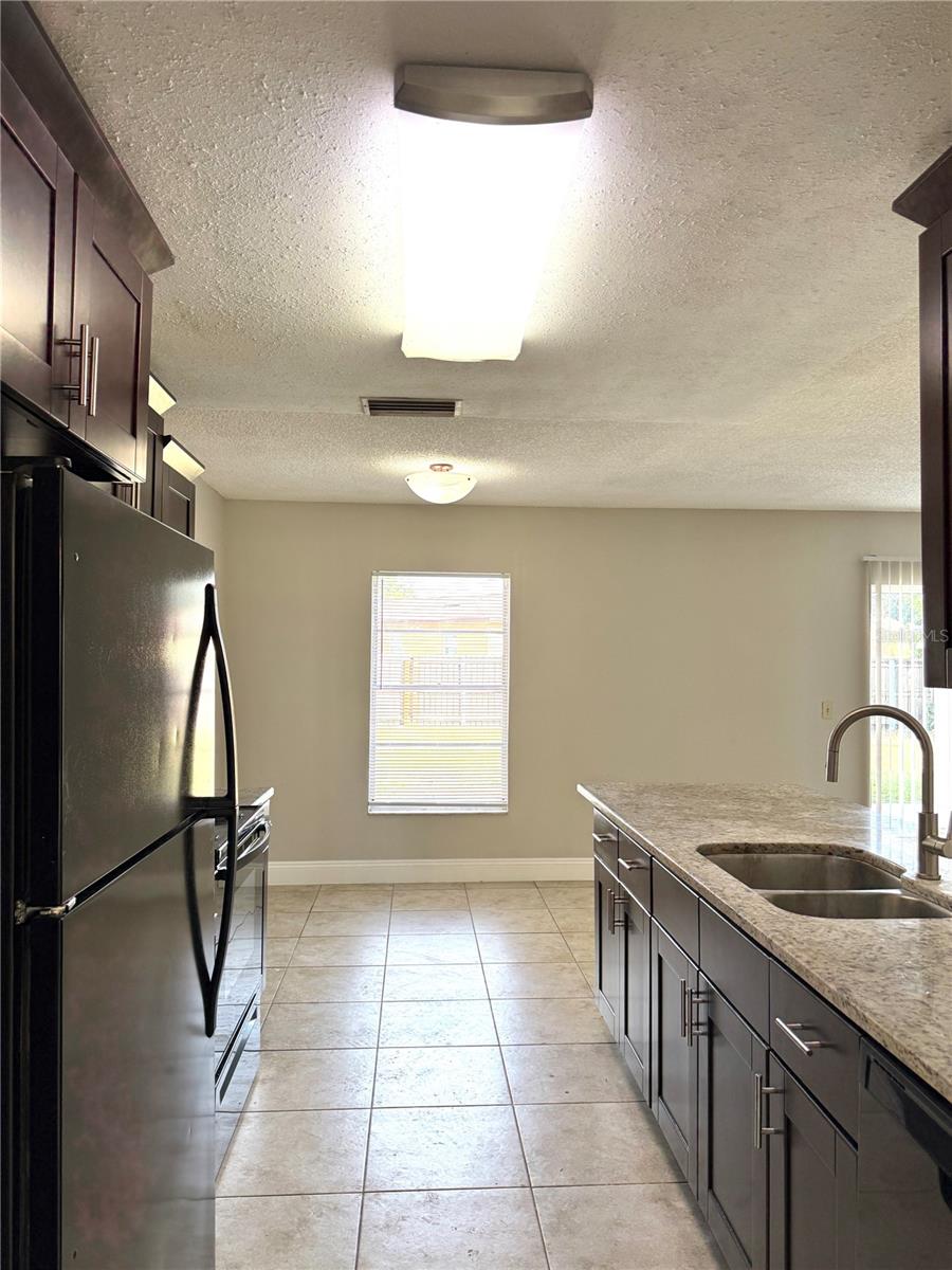 BLOOMINGDALE SEC H UNIT 2 - Residential Lease