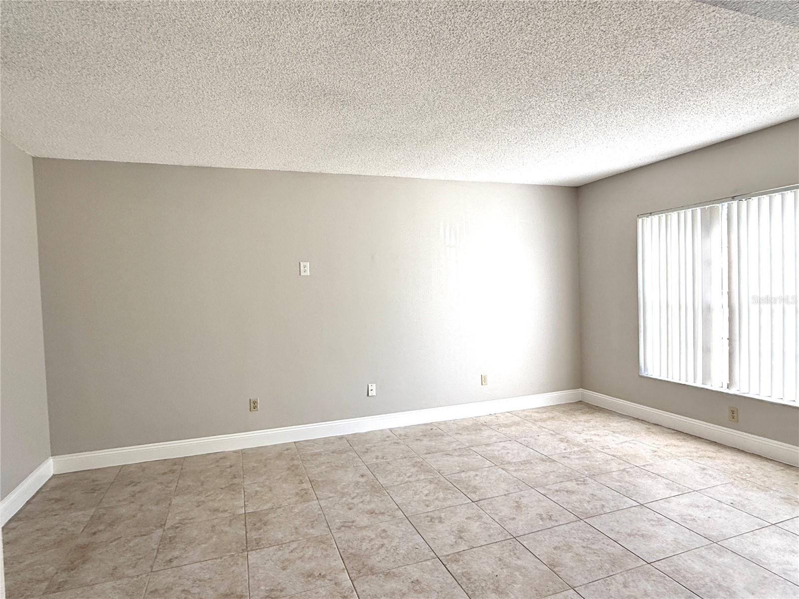 BLOOMINGDALE SEC H UNIT 2 - Residential Lease