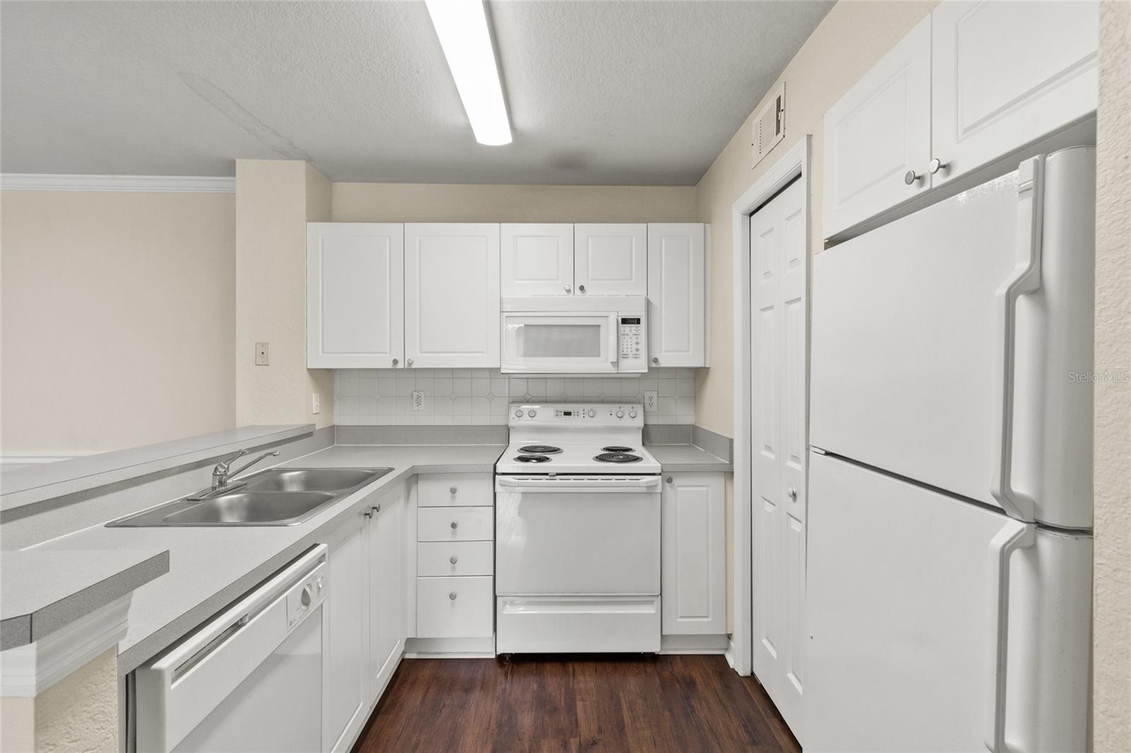 LAKEVIEW AT CALUSA TRACE - Residential