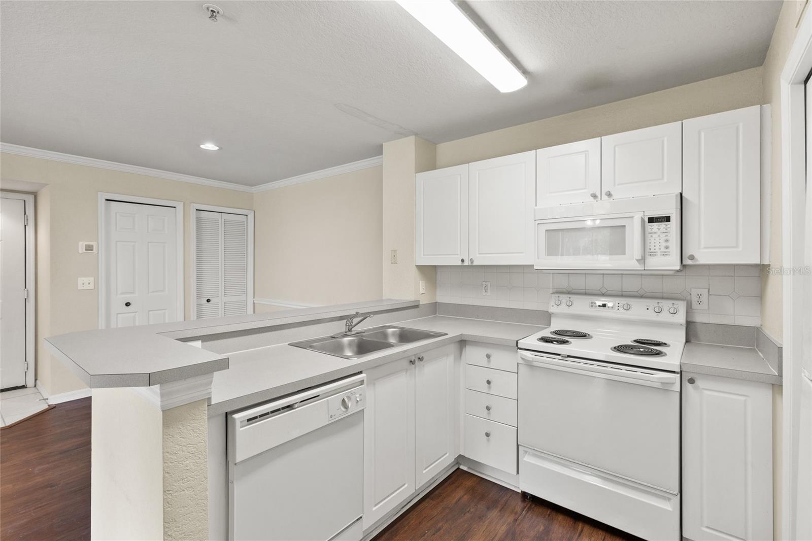 LAKEVIEW AT CALUSA TRACE - Residential