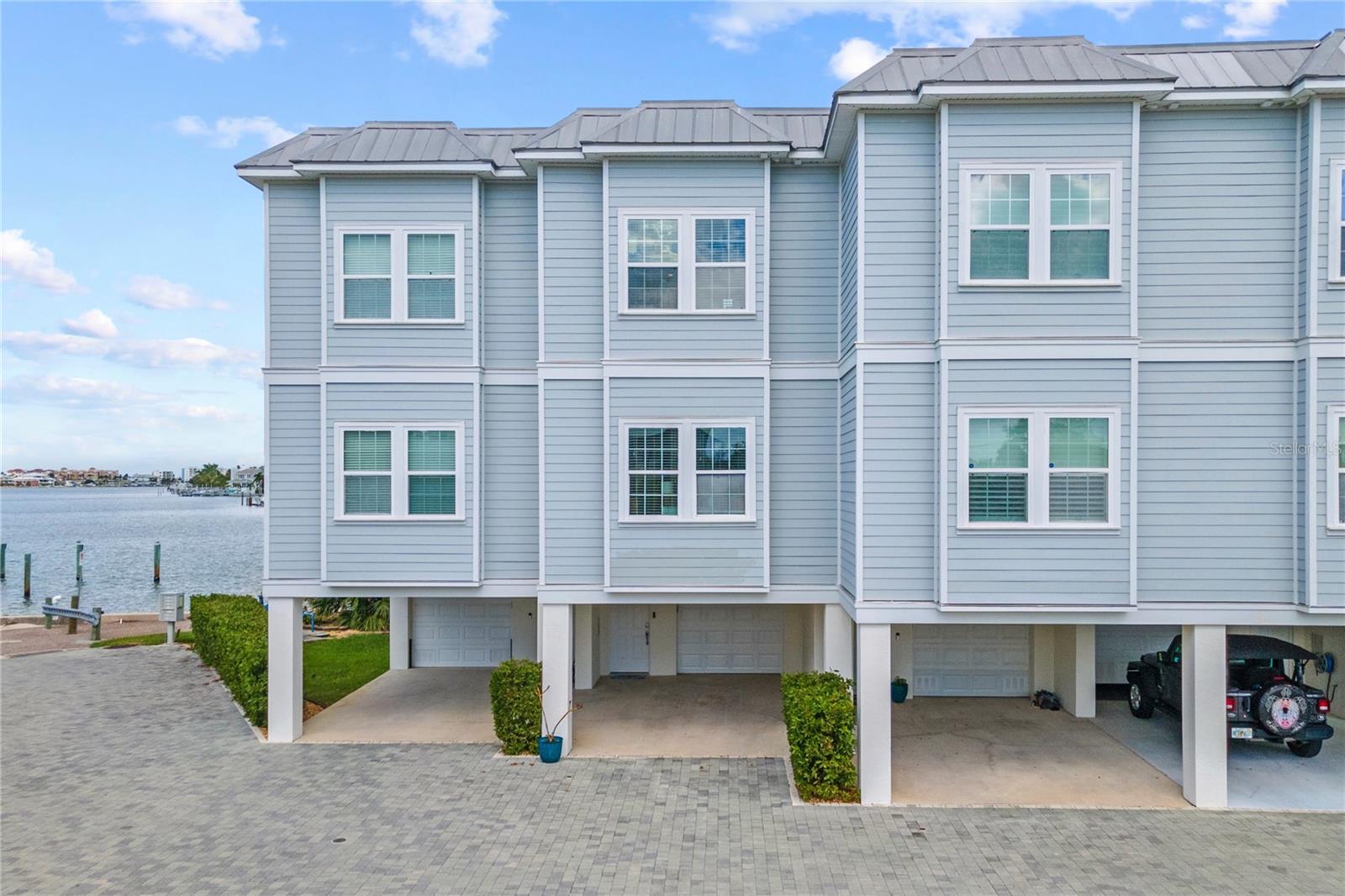 BELLA CASA TWNHMS - Residential