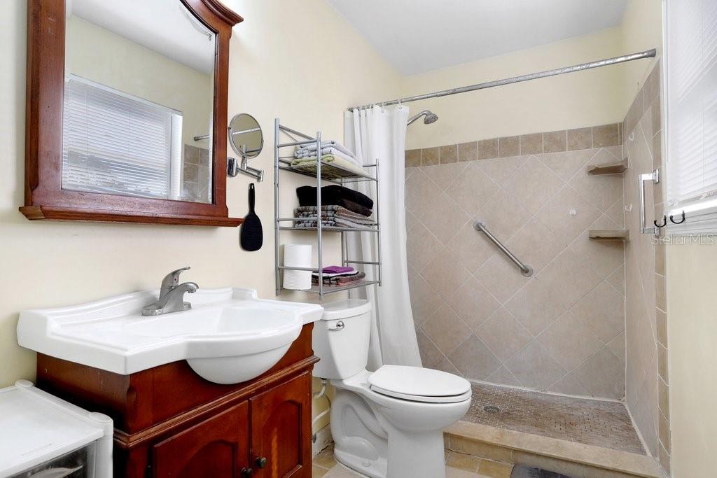 GIBSONS ARTESIAN LANDS SECTIO - Residential