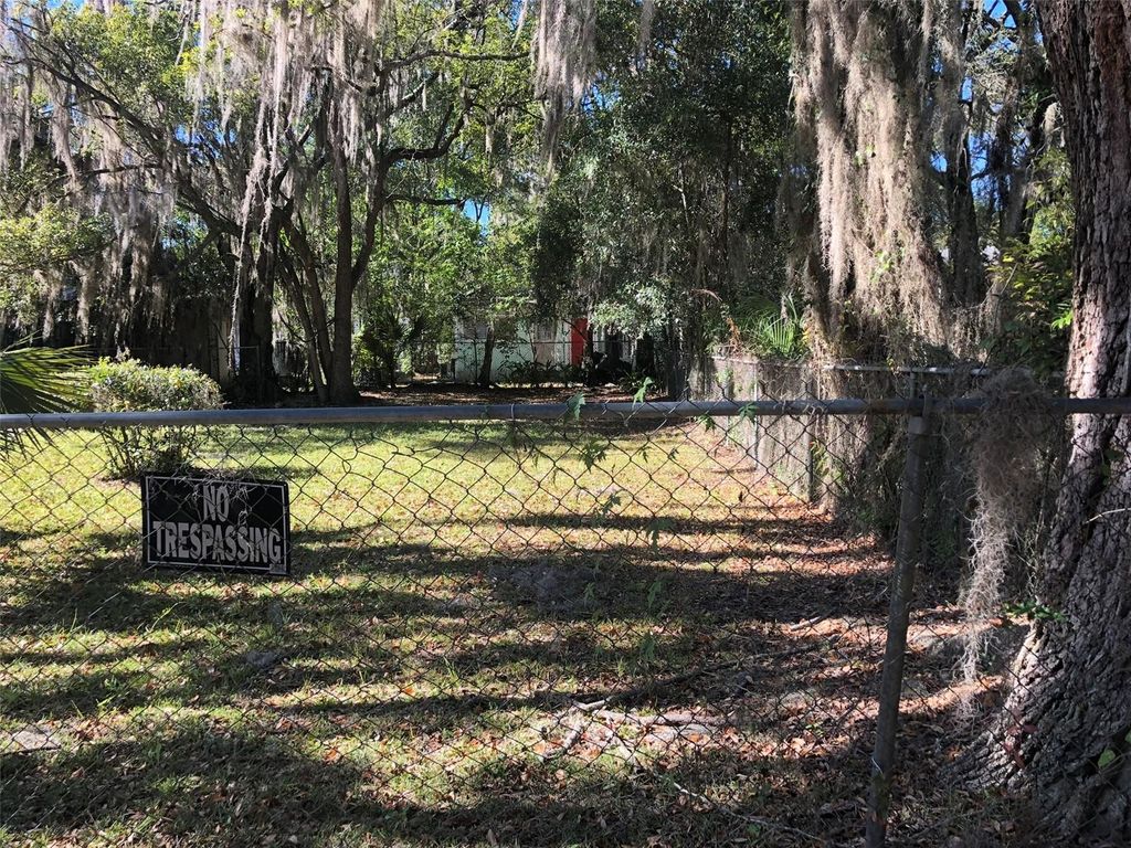 Photo of 512 NW 7th Terrace, Gainesville, FL 32601 (MLS # GC535791)