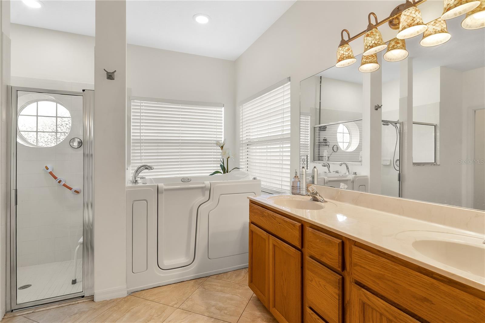 GROVE/HARBOR HILLS - Residential