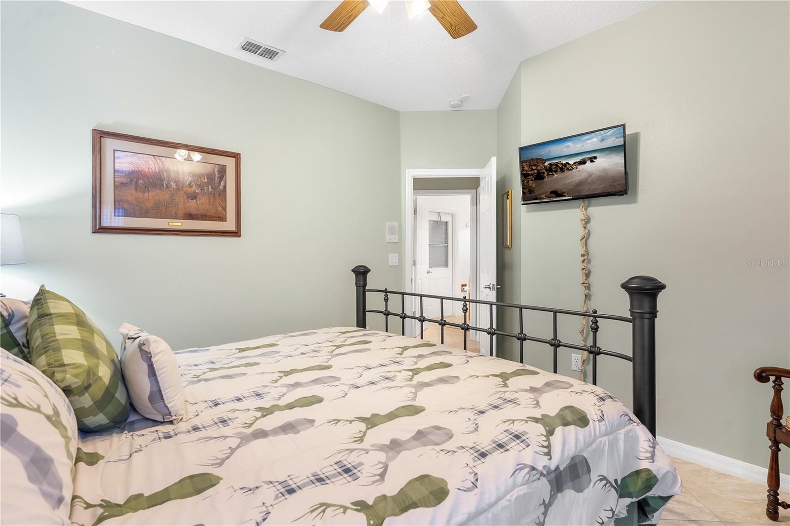 GROVE/HARBOR HILLS - Residential