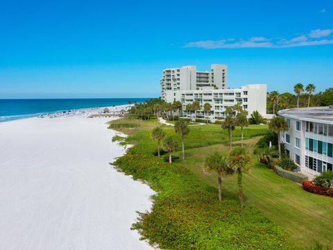 A home in LONGBOAT KEY