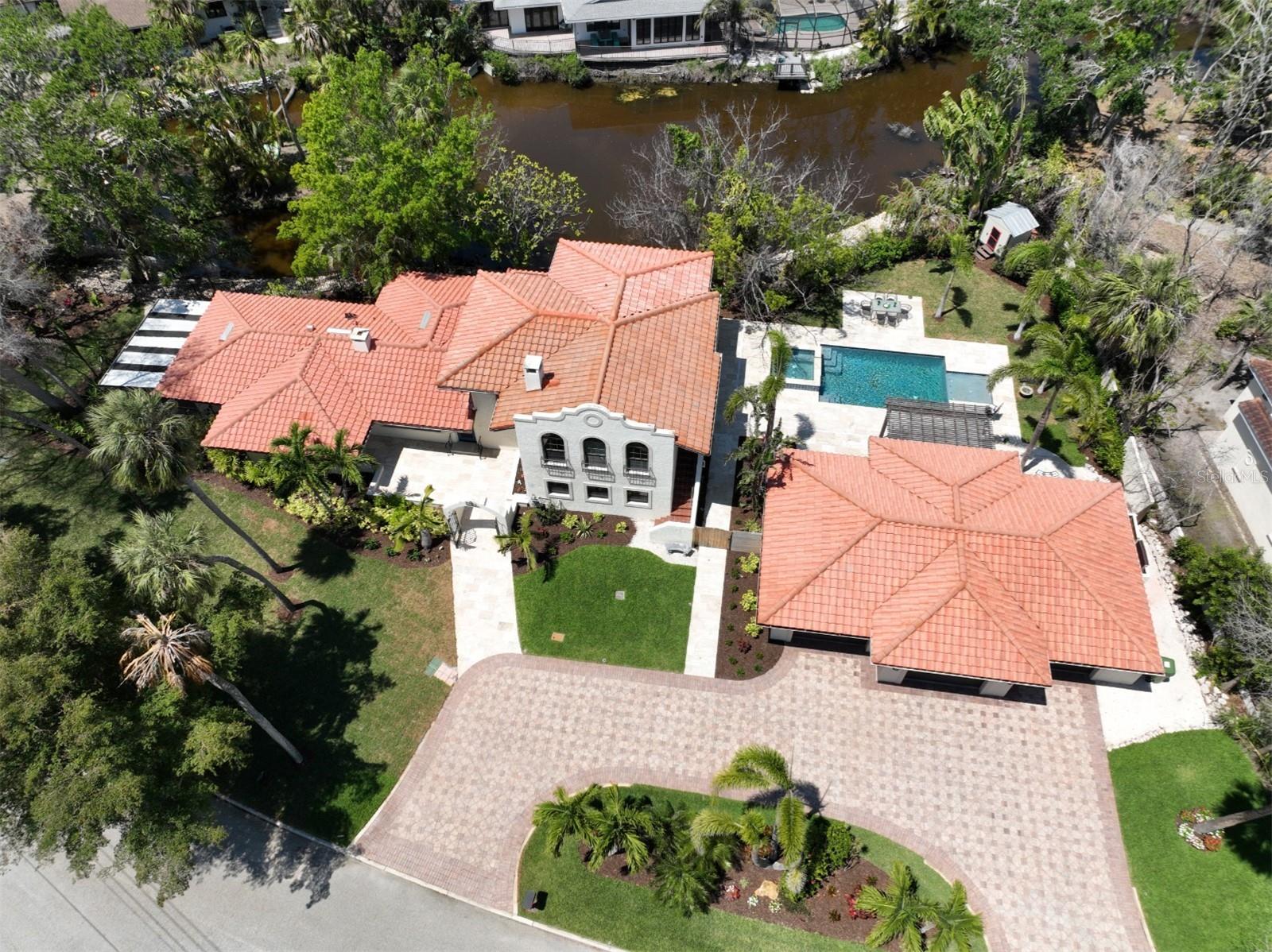 2833 BAY SHORE CIRCLE