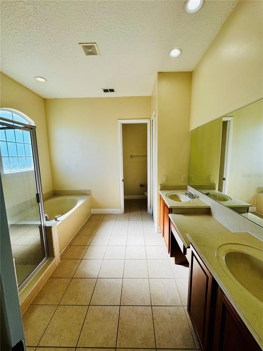 CEDAR BEND AT MEADOW WOODS - Residential