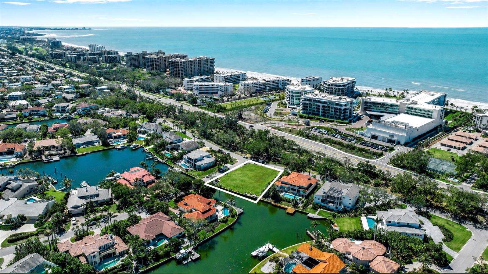 BAY ISLES - Residential