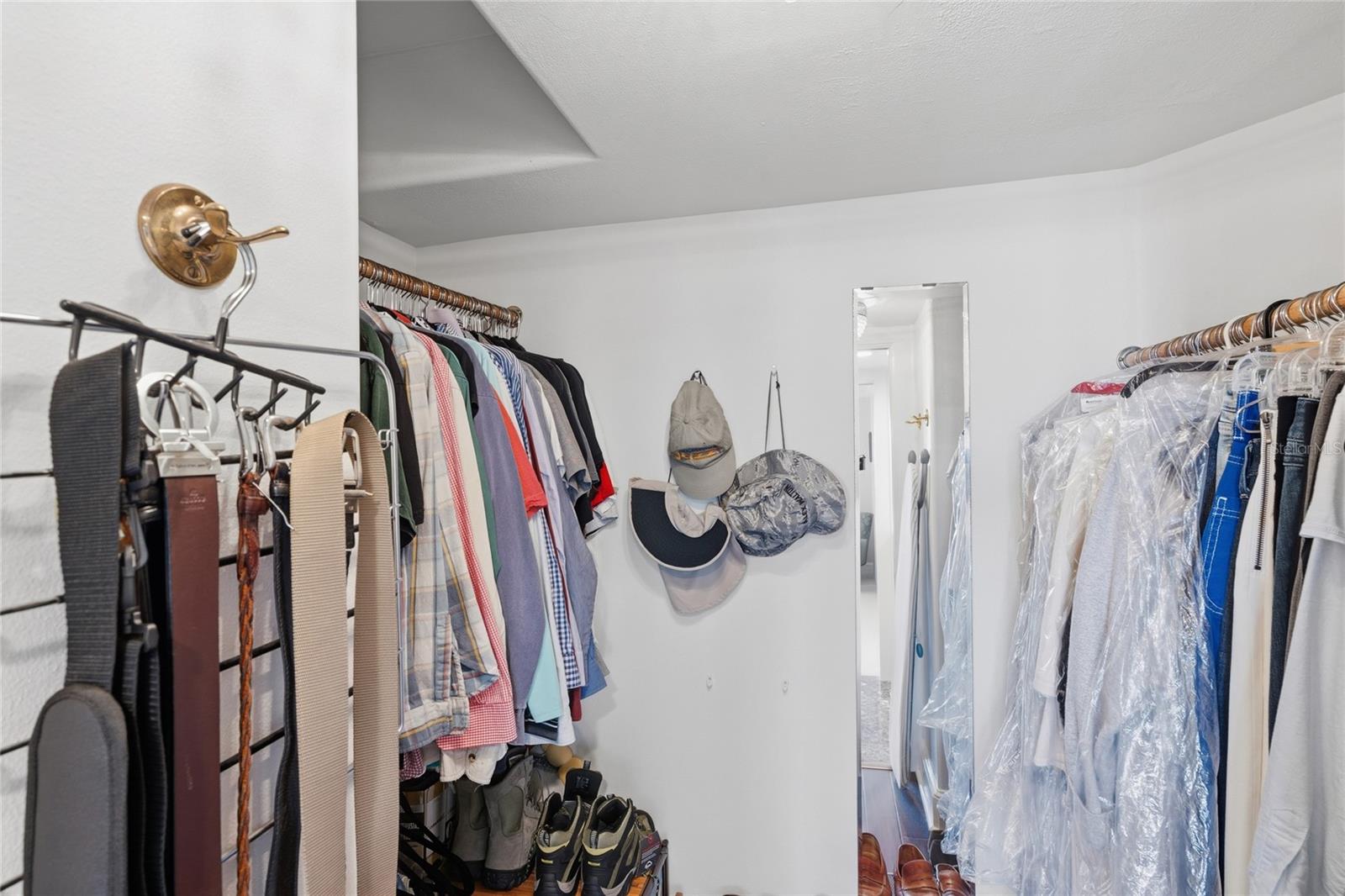 WEST COVE - Residential