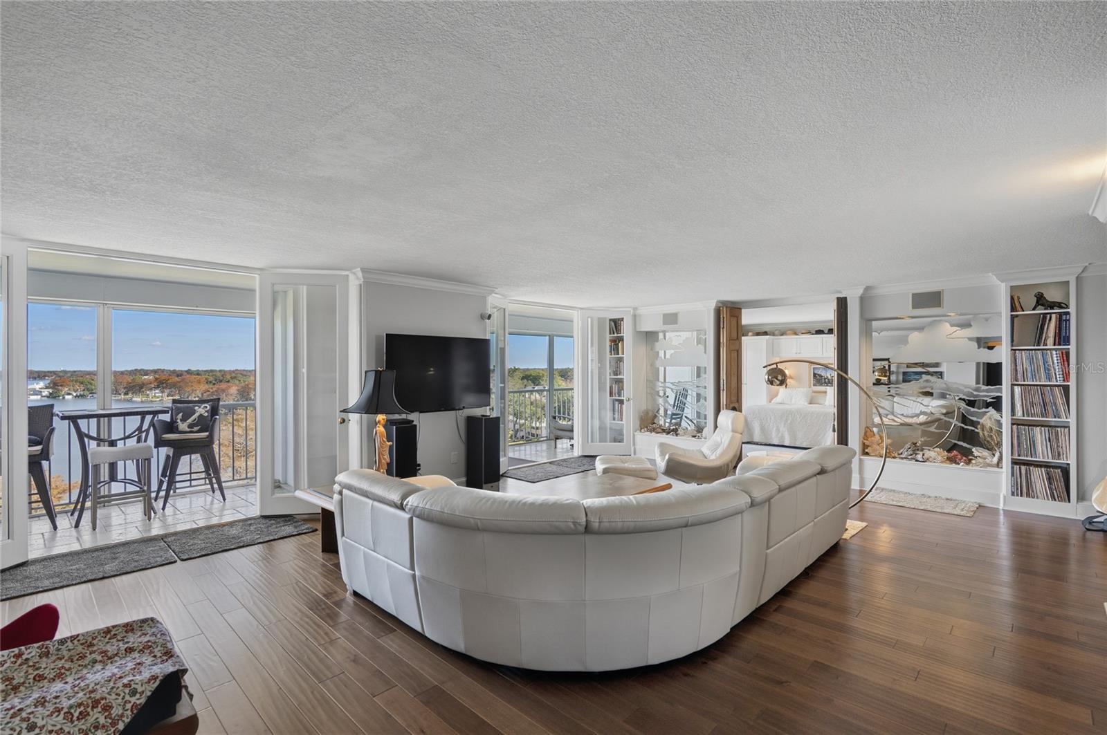 WEST COVE - Residential