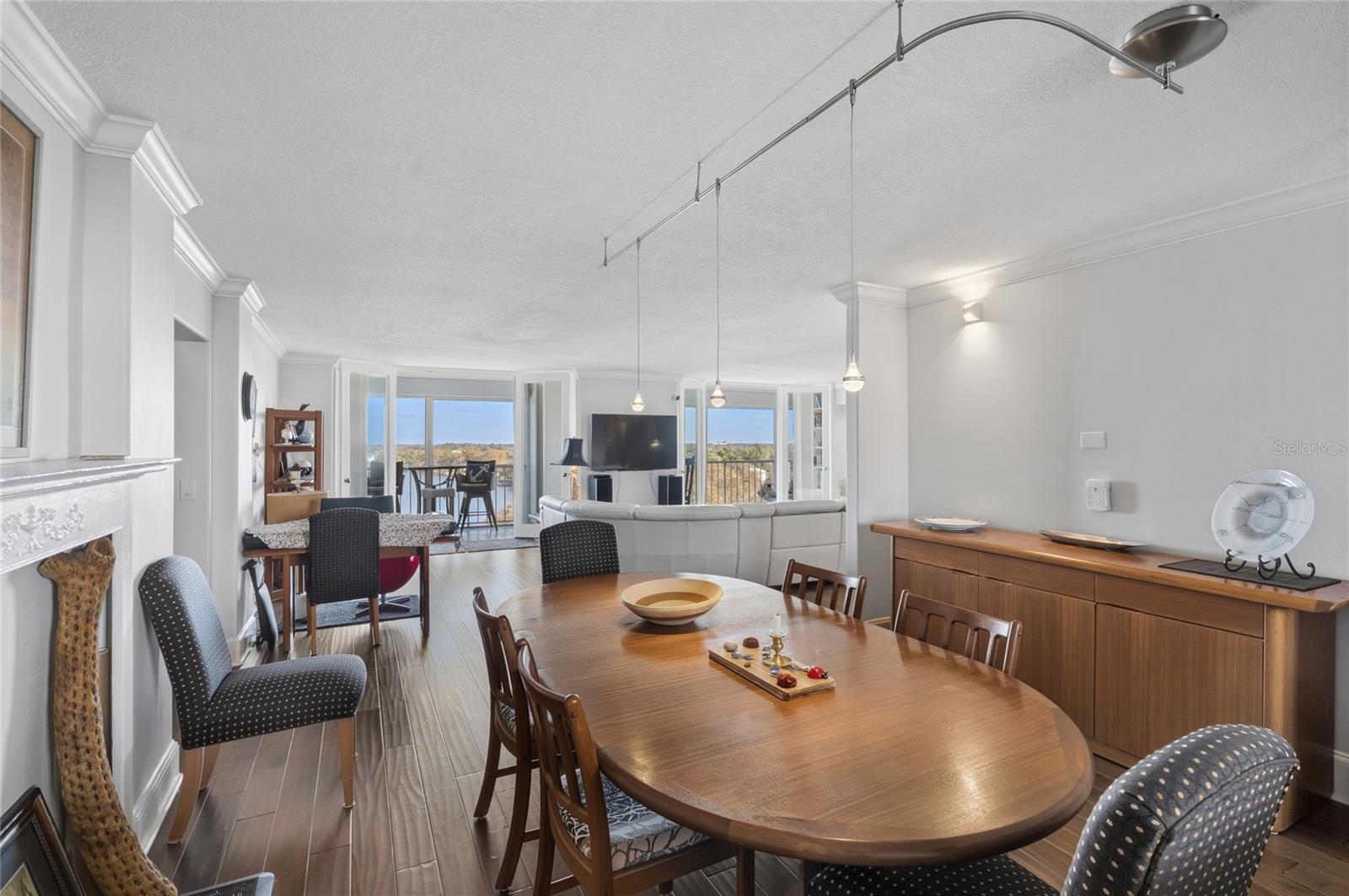 WEST COVE - Residential