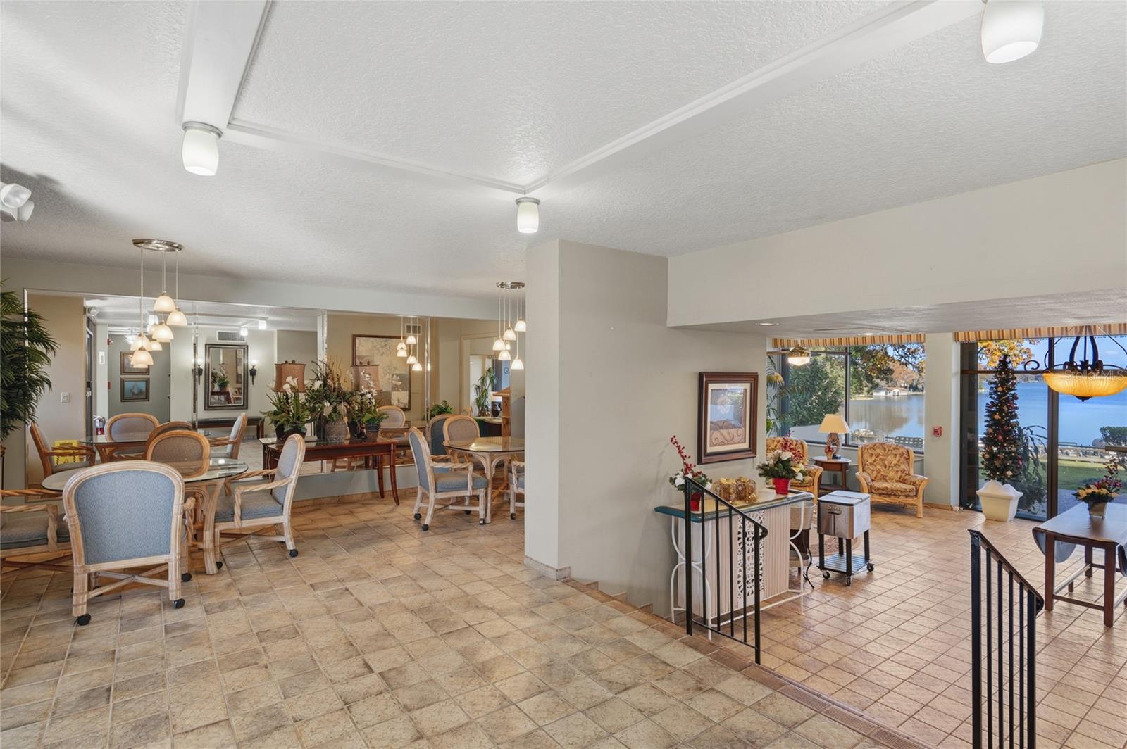 WEST COVE - Residential