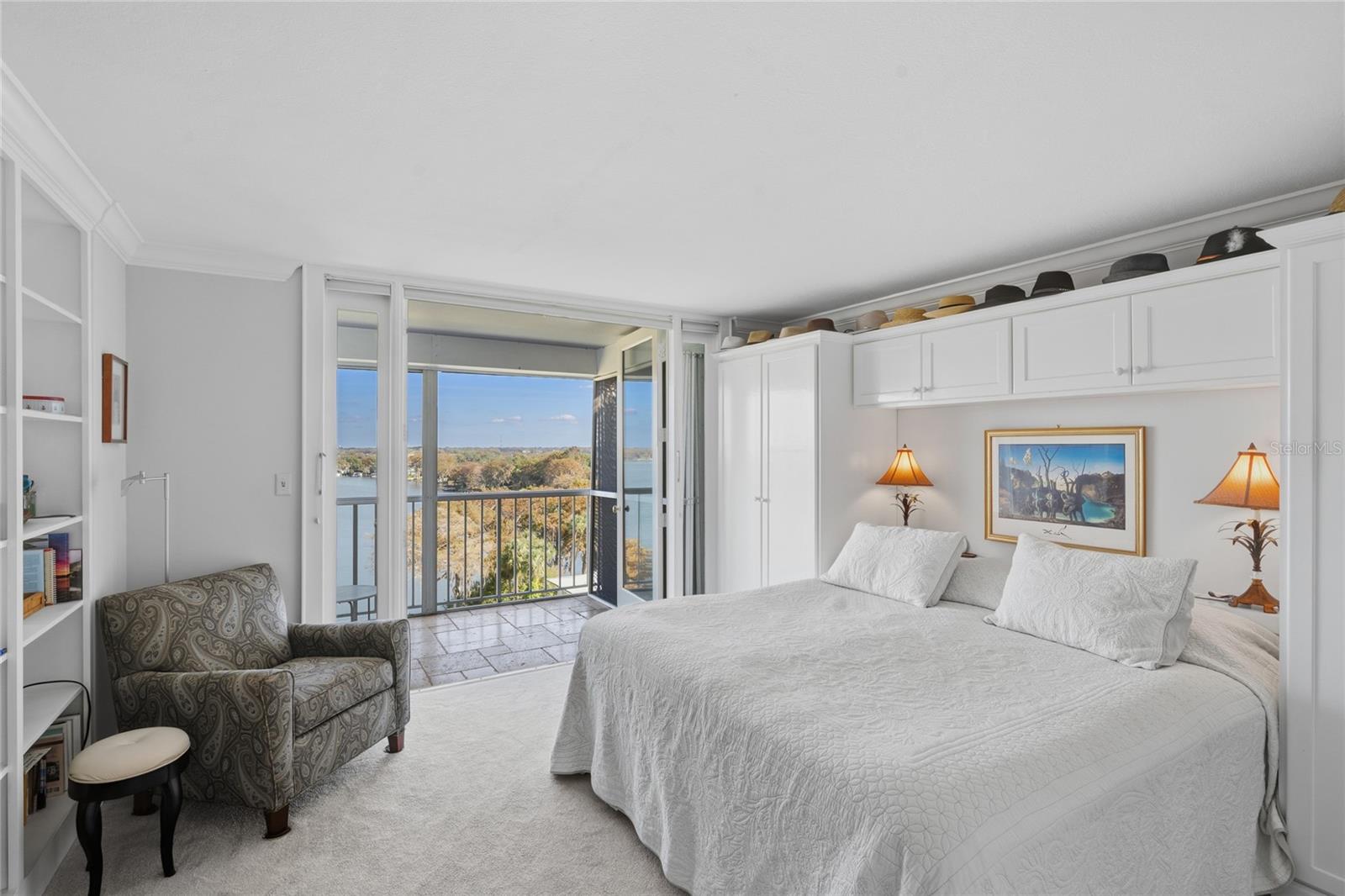 WEST COVE - Residential