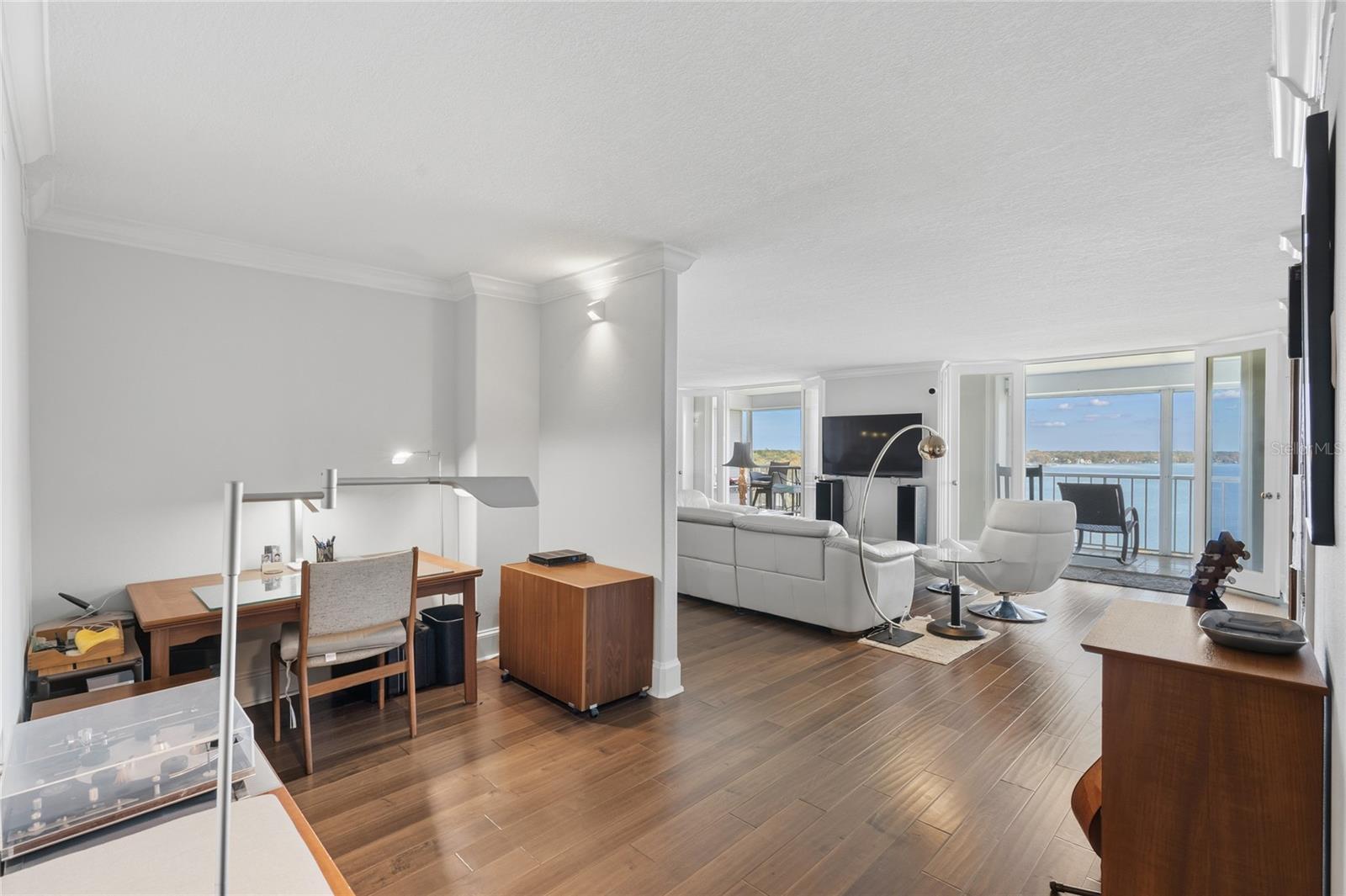 WEST COVE - Residential