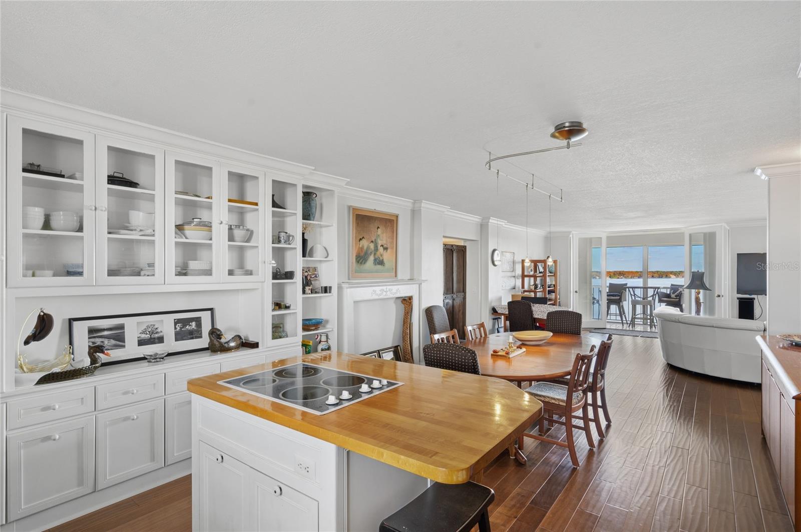 WEST COVE - Residential