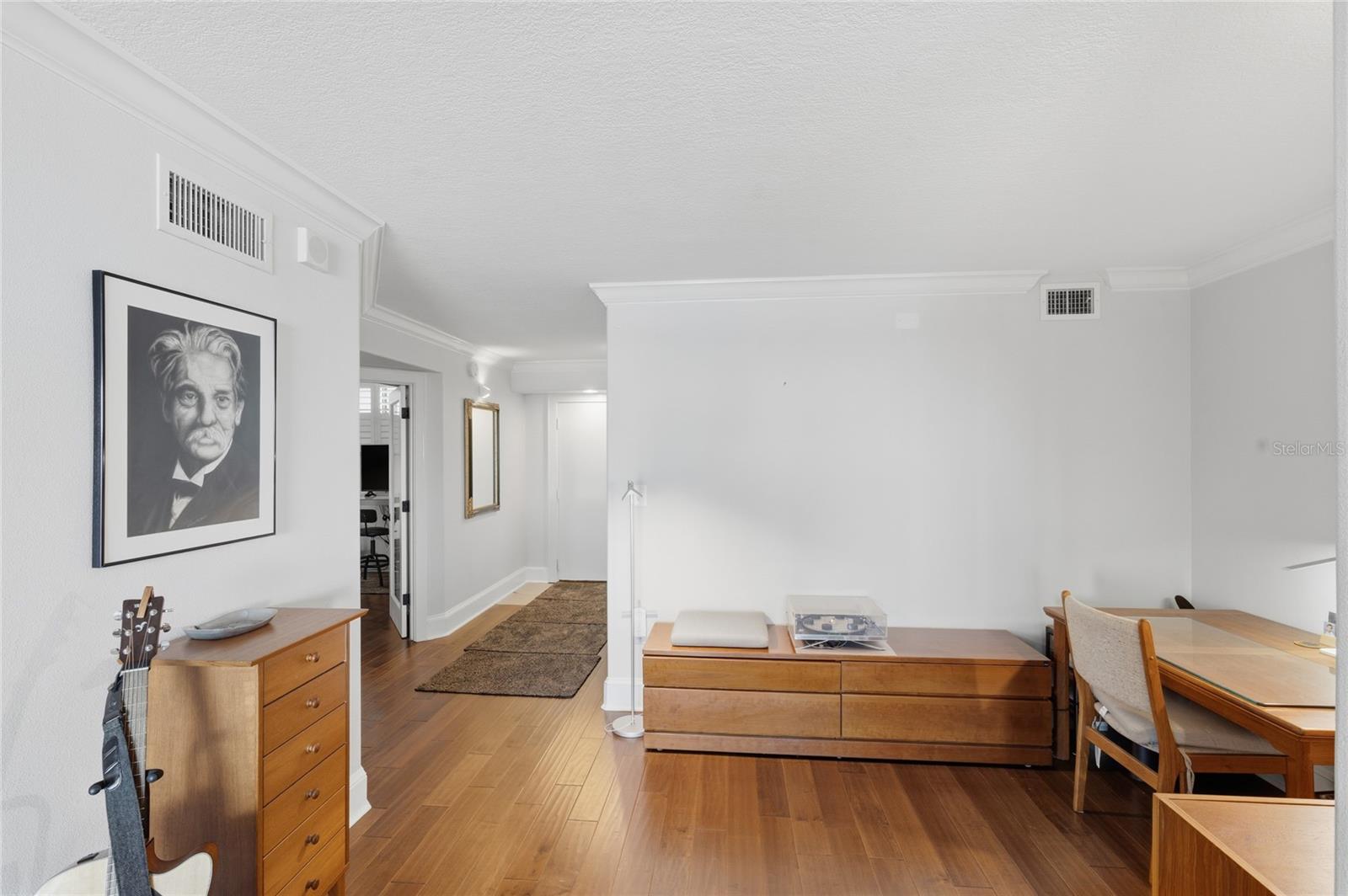 WEST COVE - Residential