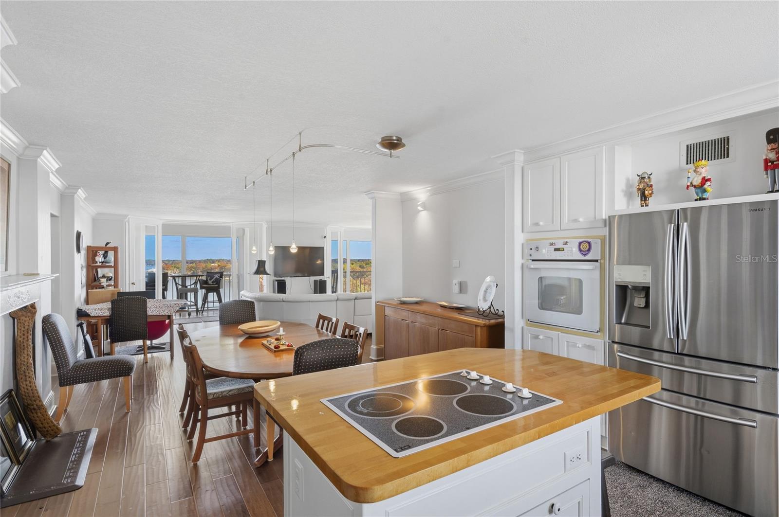 WEST COVE - Residential