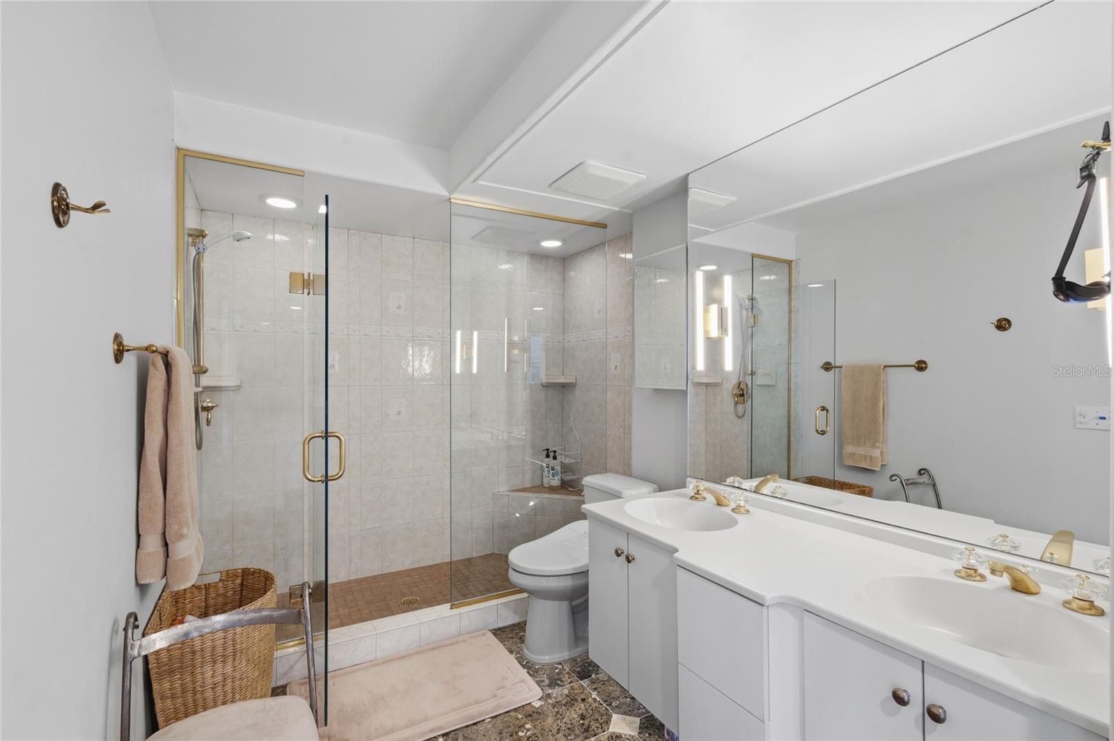 WEST COVE - Residential