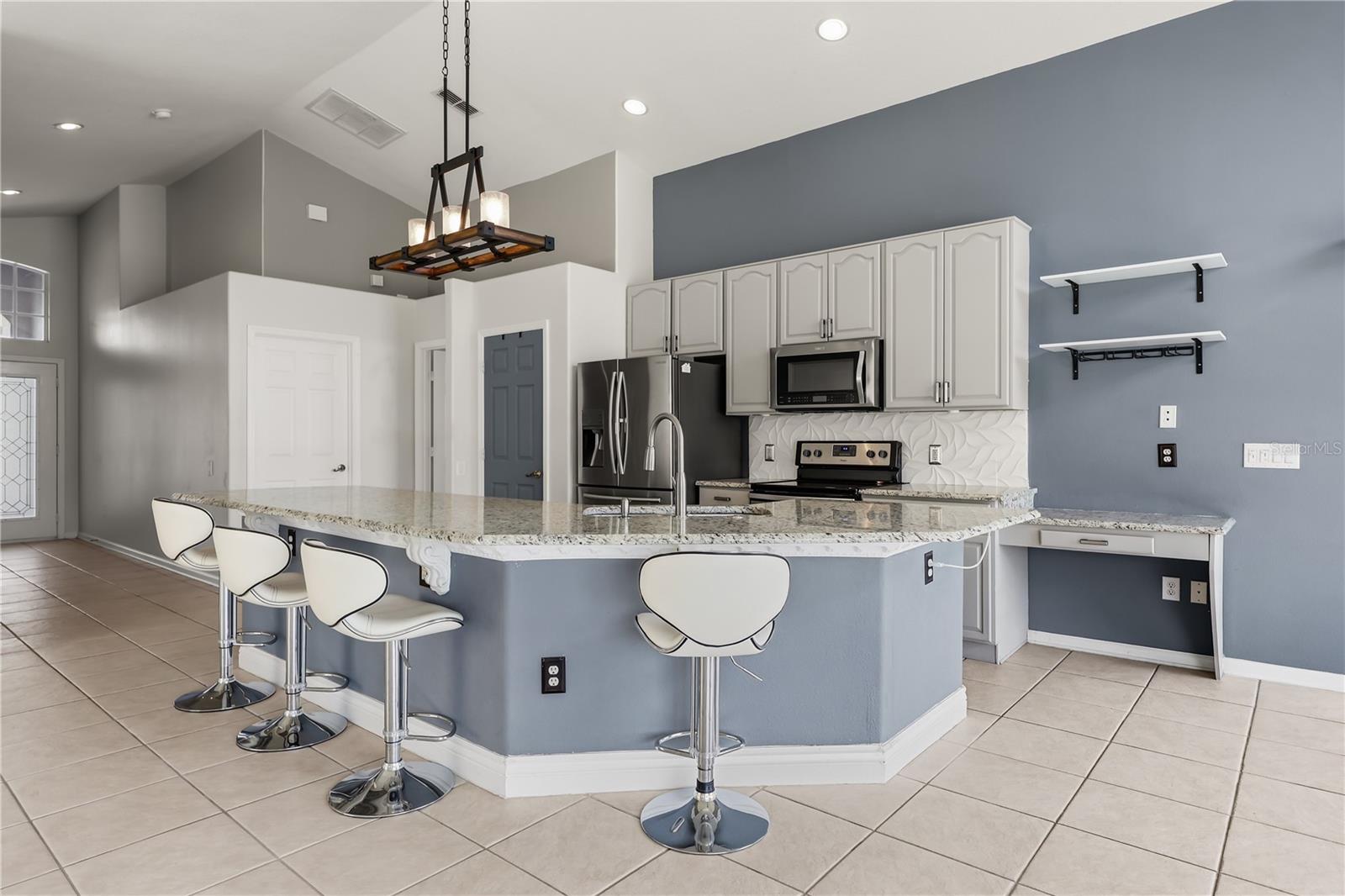 3196 STONEHURST CIRCLE