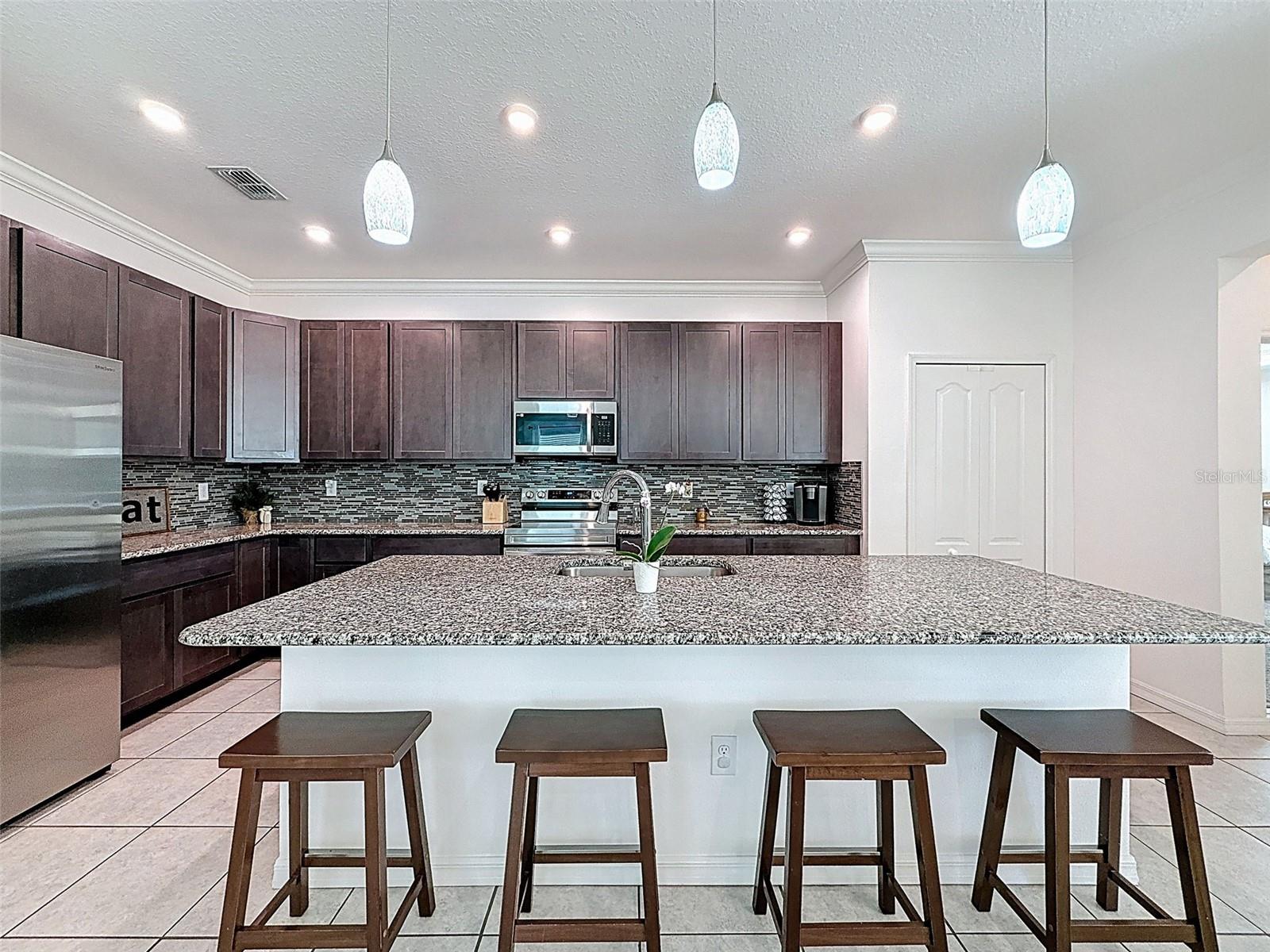 ROYAL HIGHLANDS - Residential