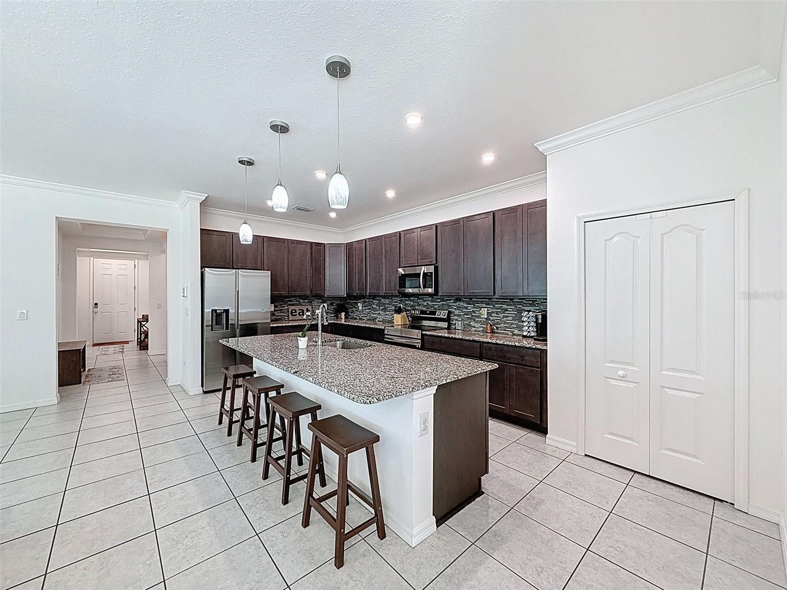 ROYAL HIGHLANDS - Residential