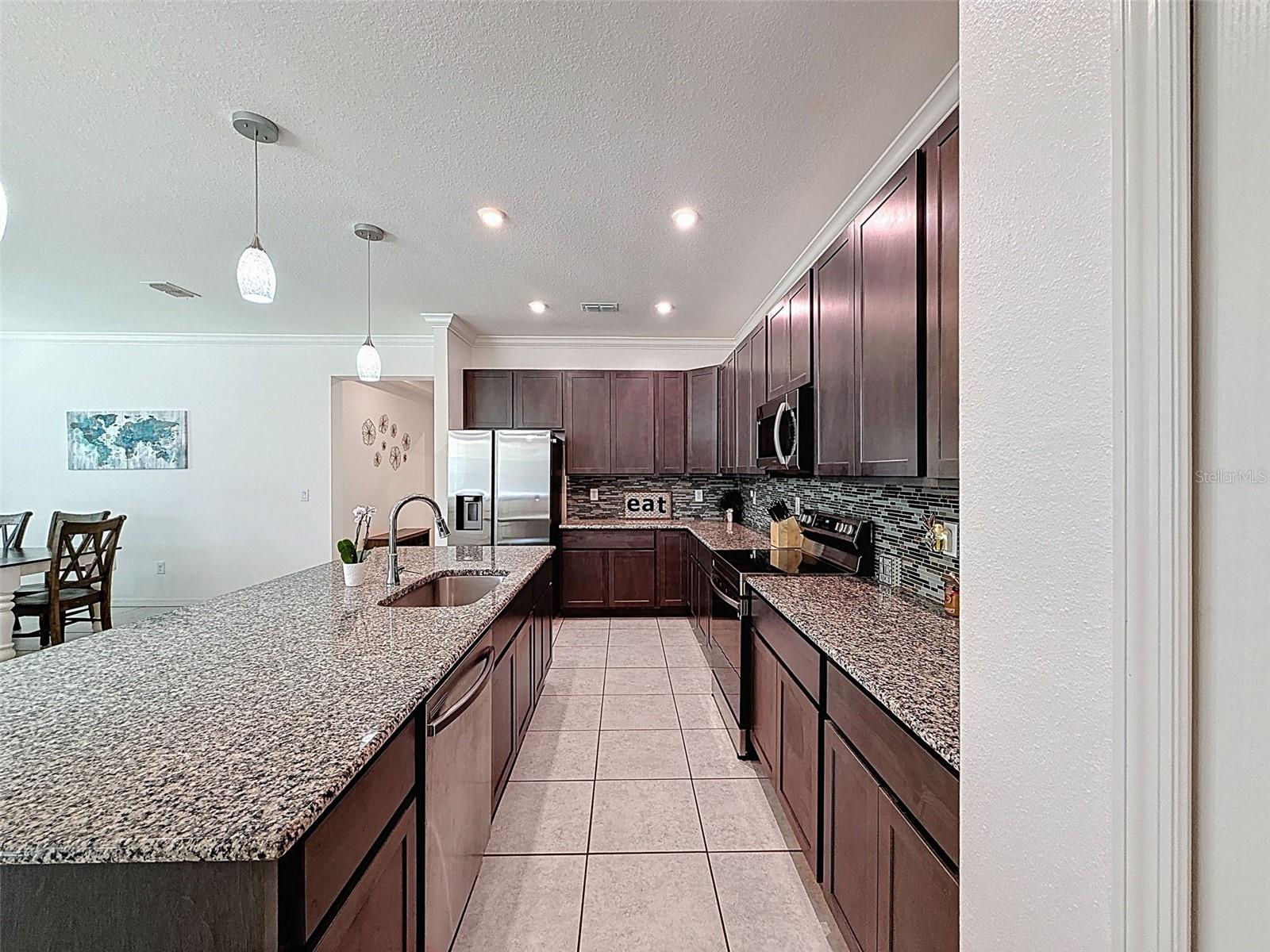 ROYAL HIGHLANDS - Residential