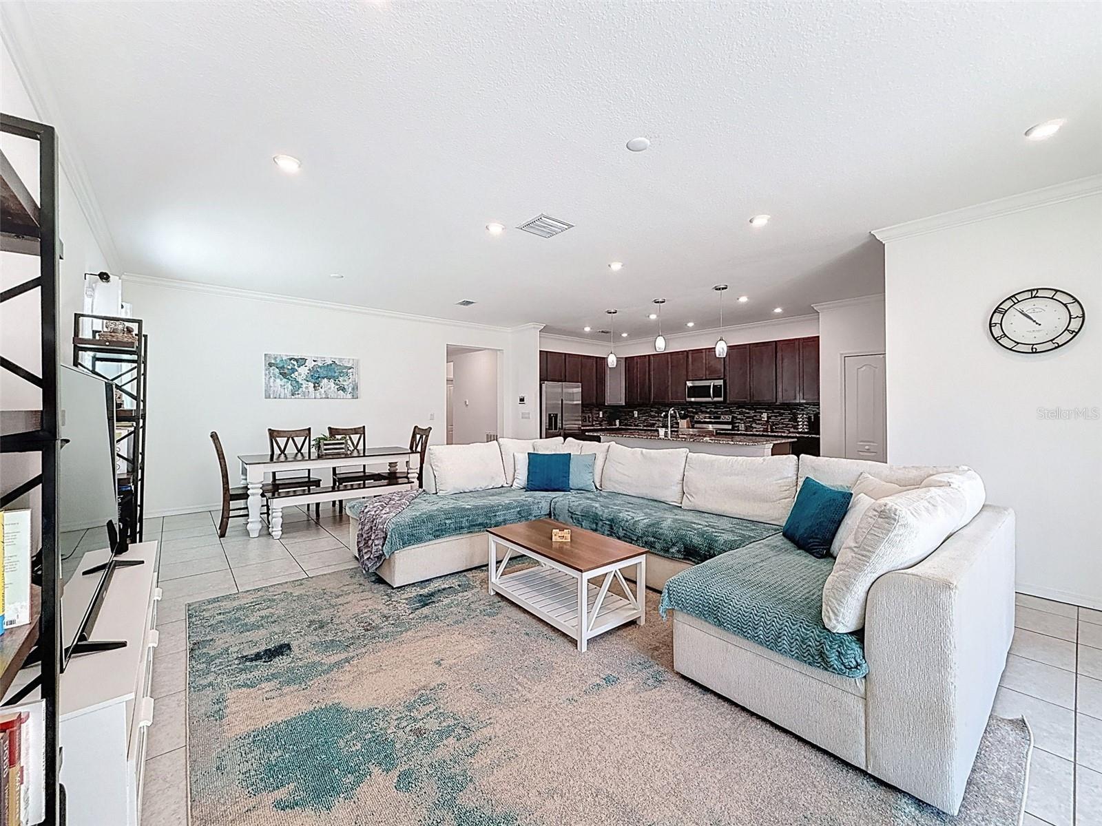 ROYAL HIGHLANDS - Residential