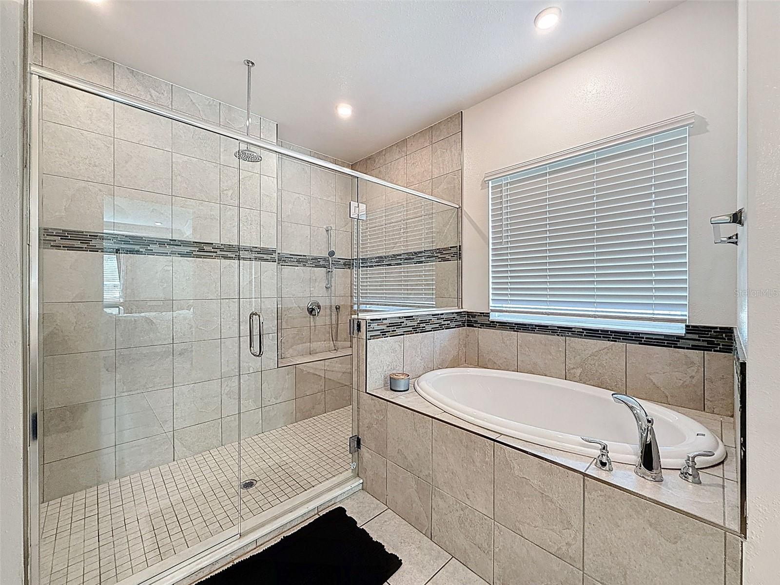 ROYAL HIGHLANDS - Residential