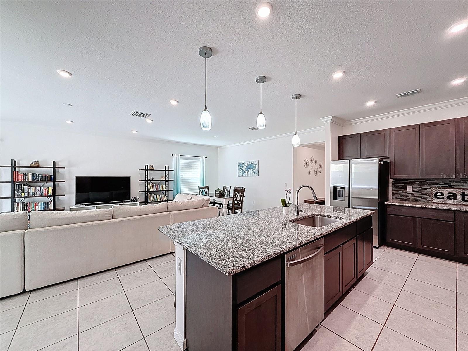 ROYAL HIGHLANDS - Residential