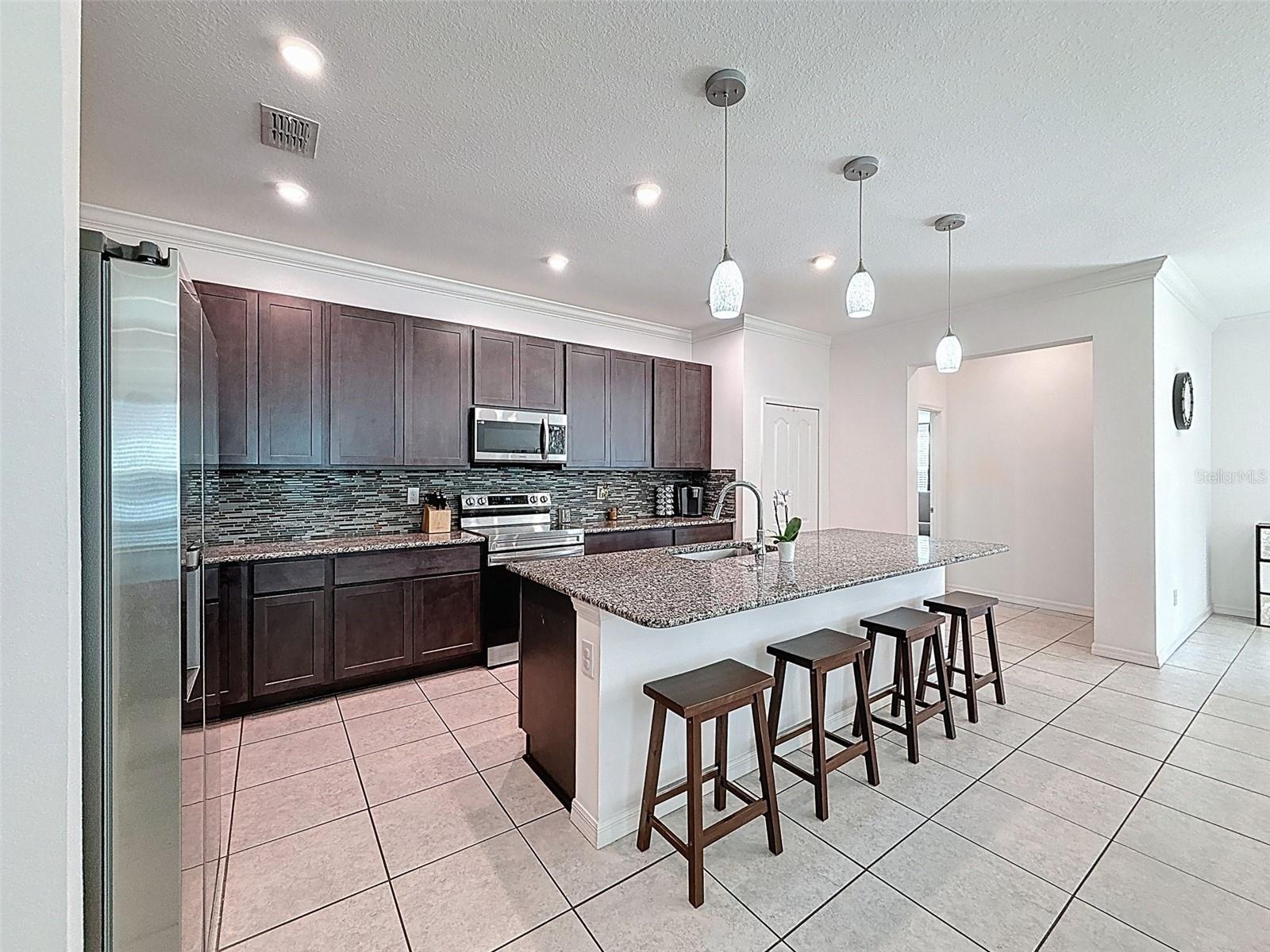 ROYAL HIGHLANDS - Residential