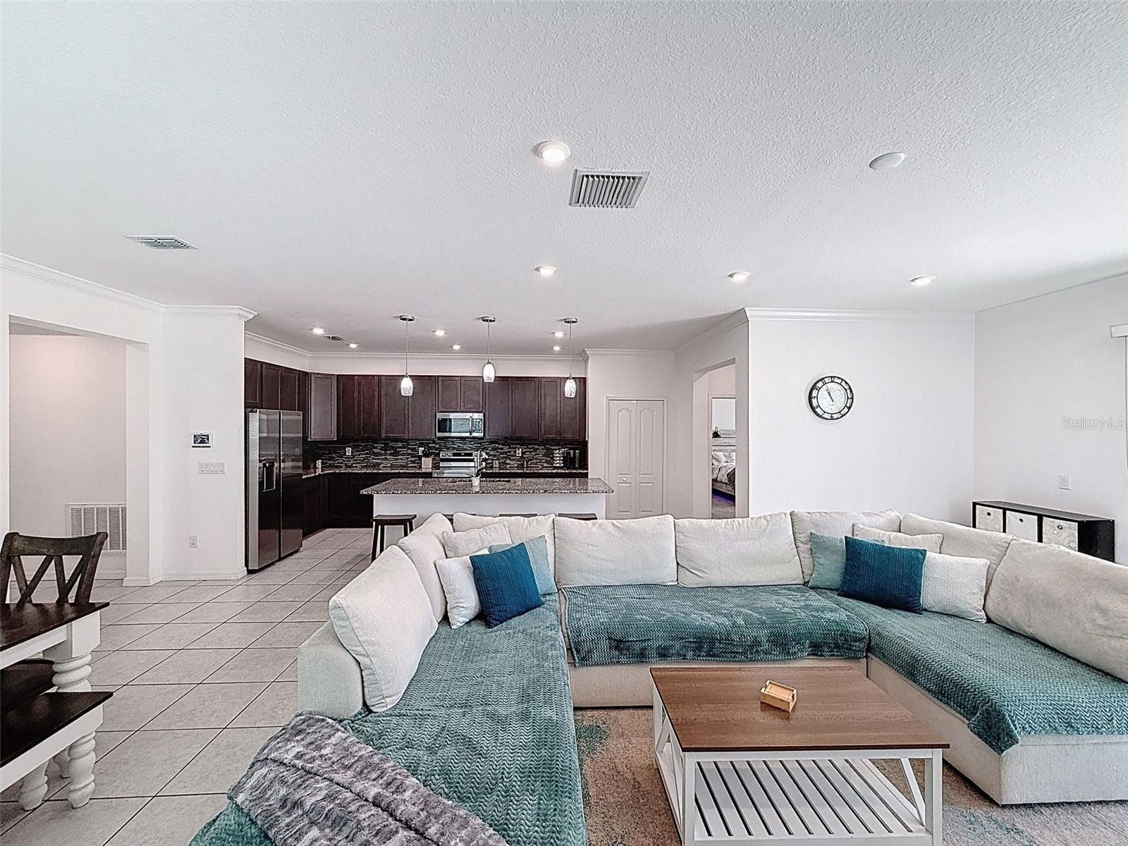 ROYAL HIGHLANDS - Residential