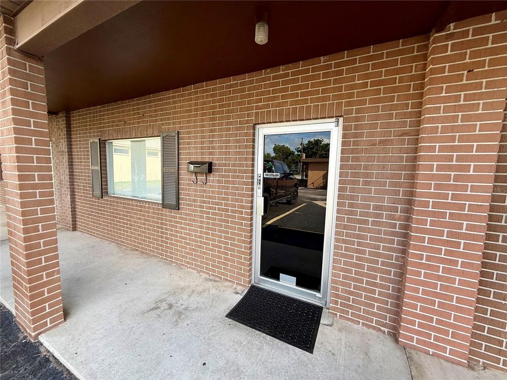 Photo of 1804 W Baker Street #E, Plant City, FL 33563 (MLS # L4962852)