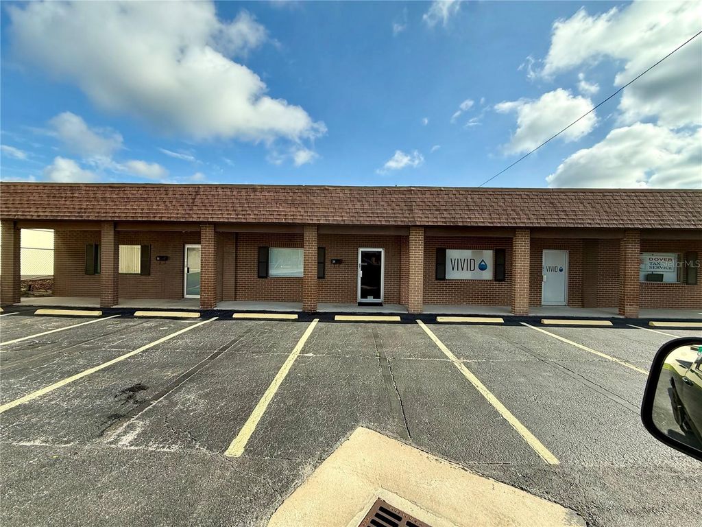 Photo of 1804 W Baker Street #E, Plant City, FL 33563 (MLS # L4962852)