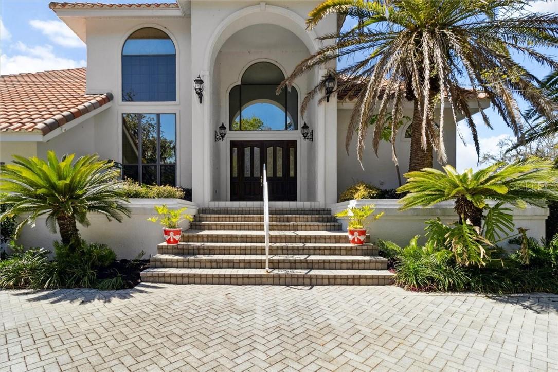1128 N Circle DRIVE