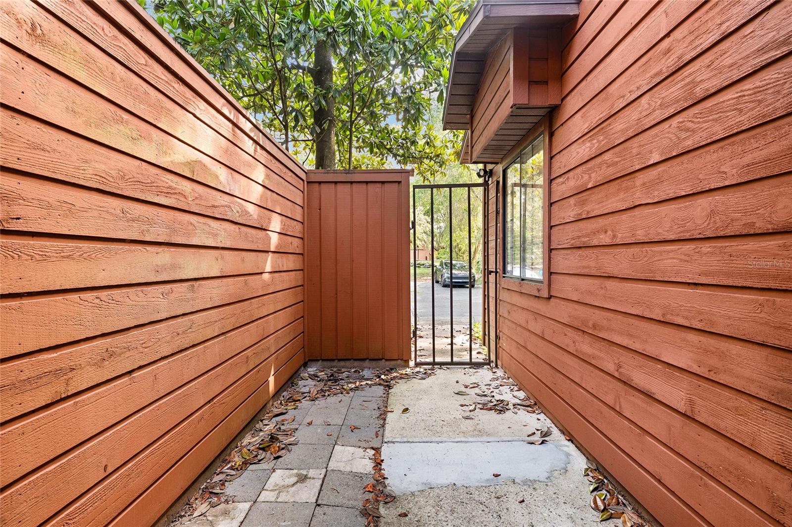ROCKWOOD VILLAS - Residential