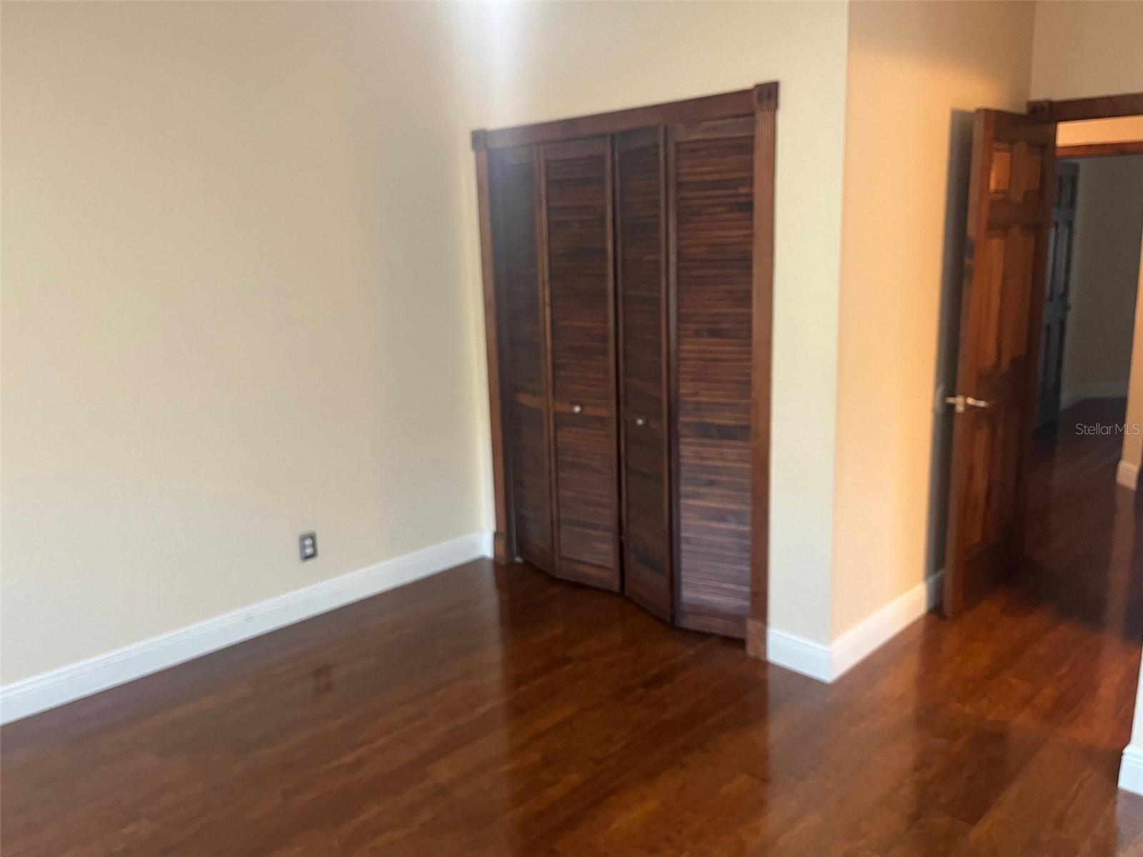 MIRABELLA TWNHMS SUB - Residential Lease