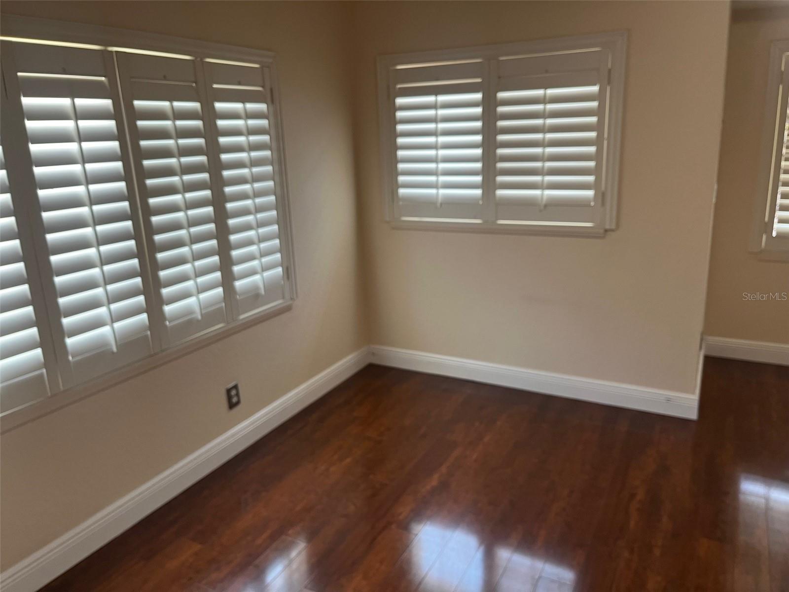 MIRABELLA TWNHMS SUB - Residential Lease