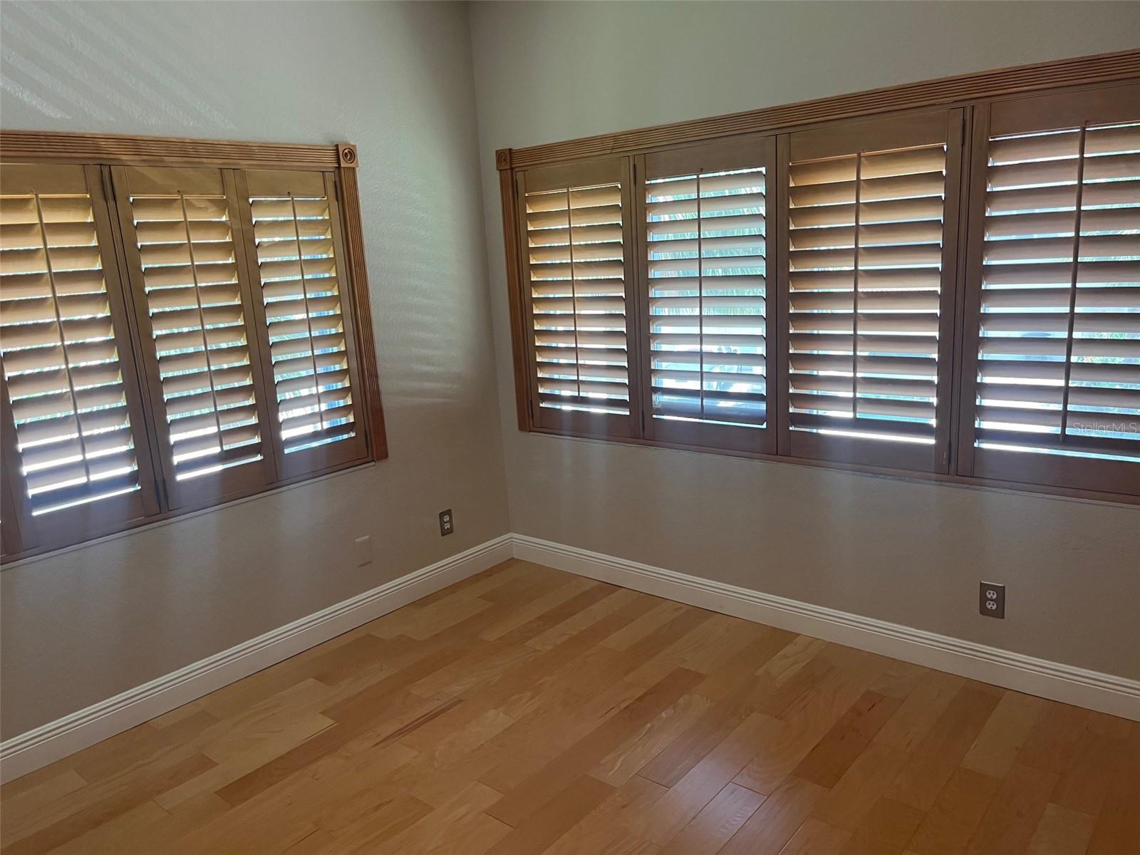 MIRABELLA TWNHMS SUB - Residential Lease