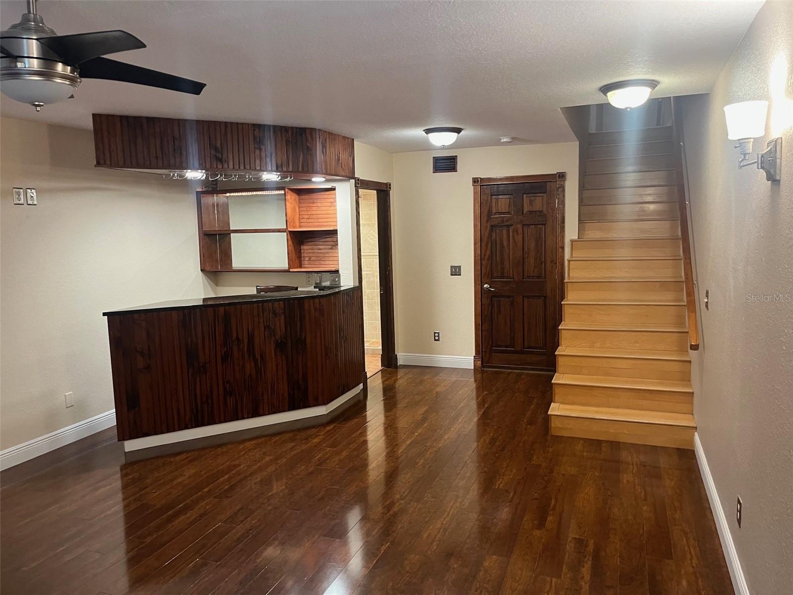 MIRABELLA TWNHMS SUB - Residential Lease