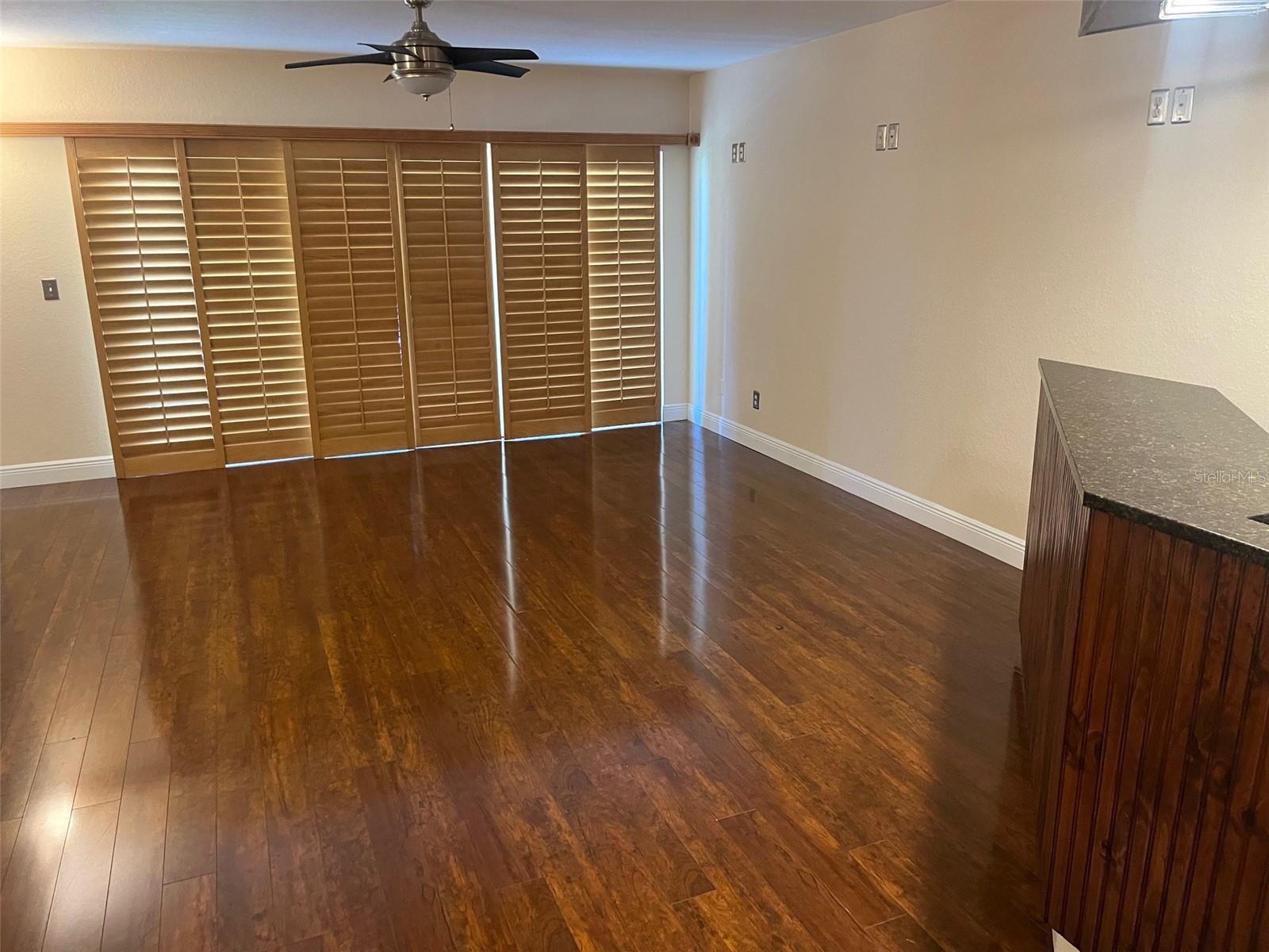 MIRABELLA TWNHMS SUB - Residential Lease