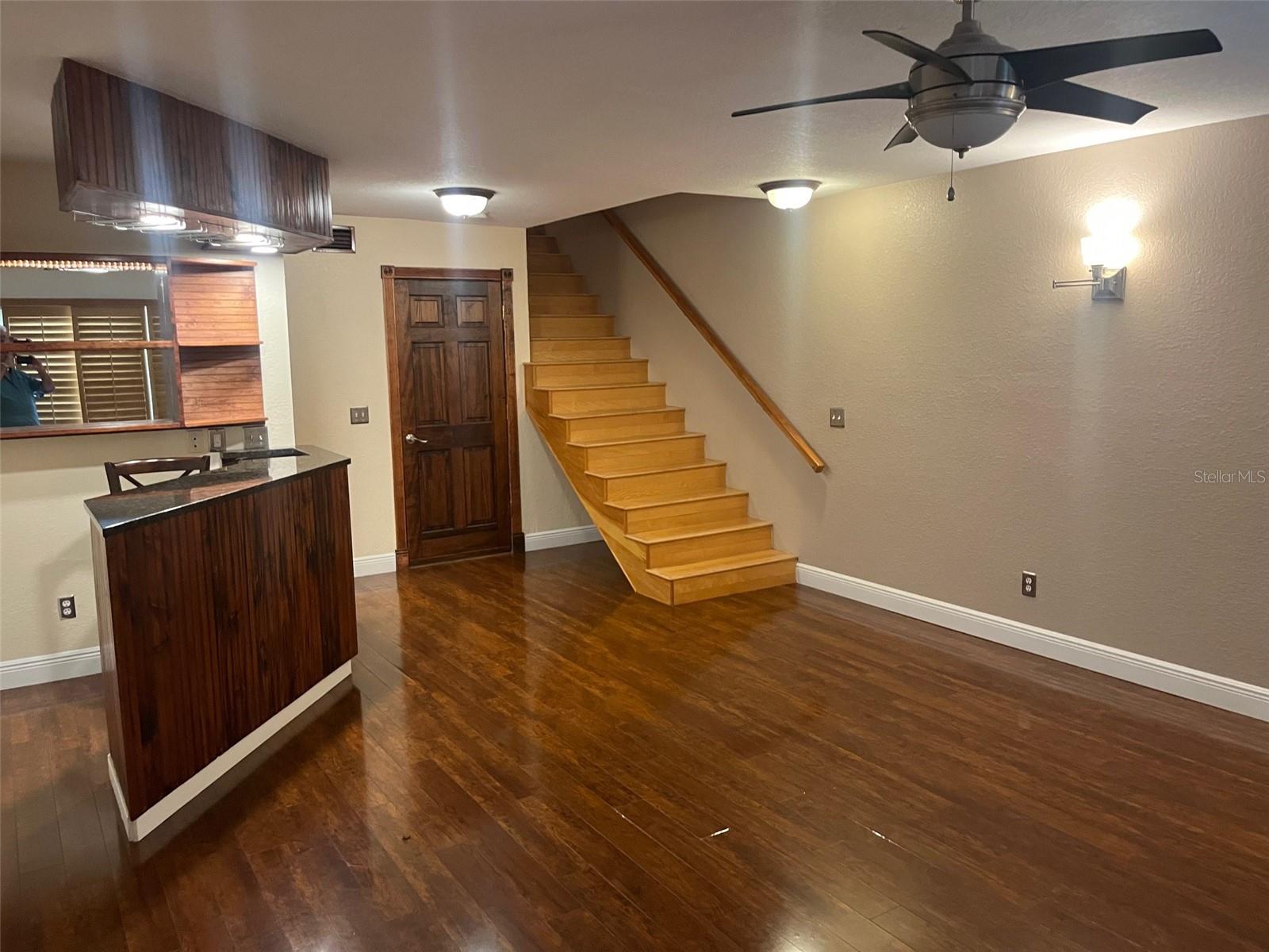 MIRABELLA TWNHMS SUB - Residential Lease