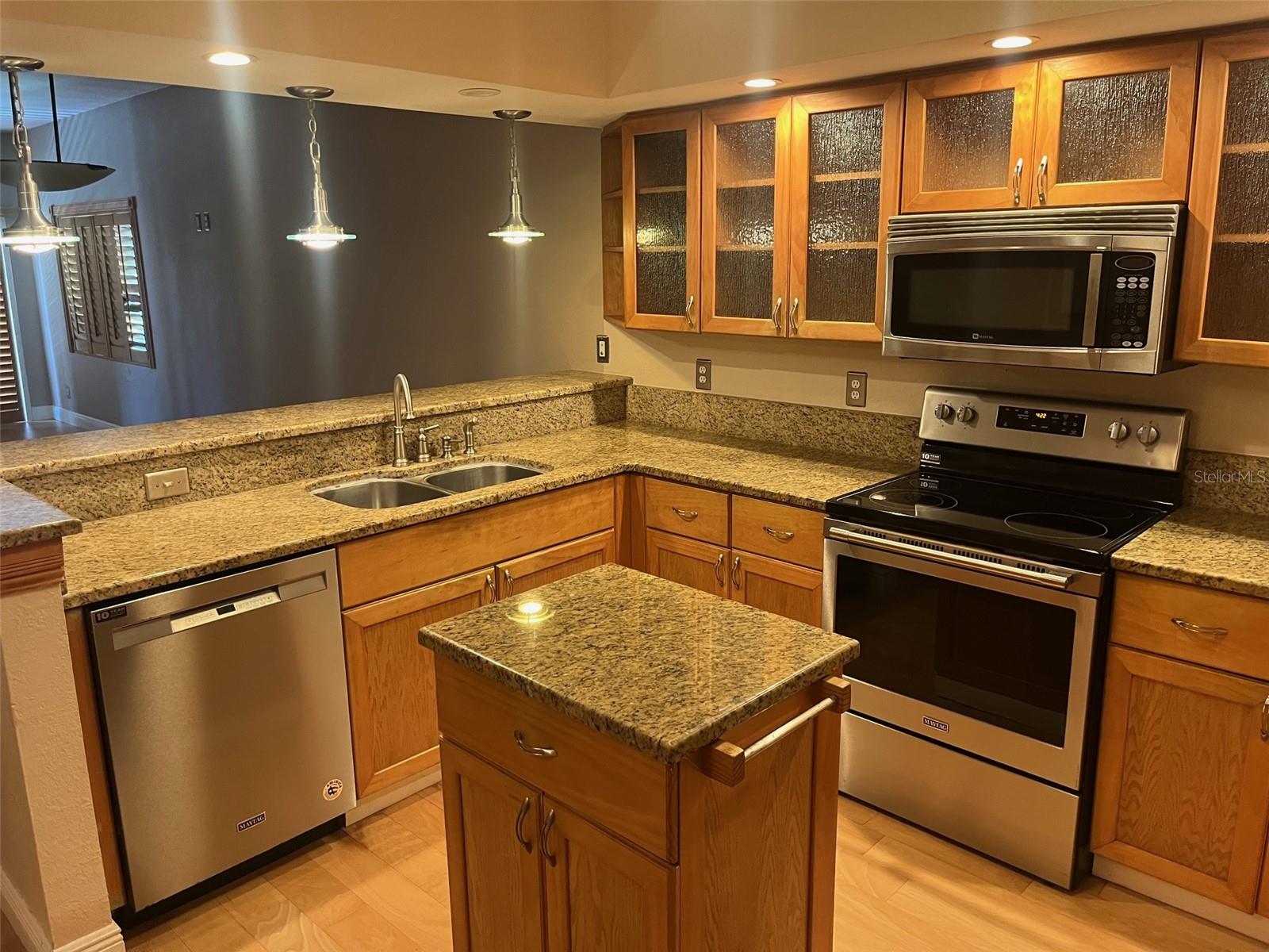 MIRABELLA TWNHMS SUB - Residential Lease
