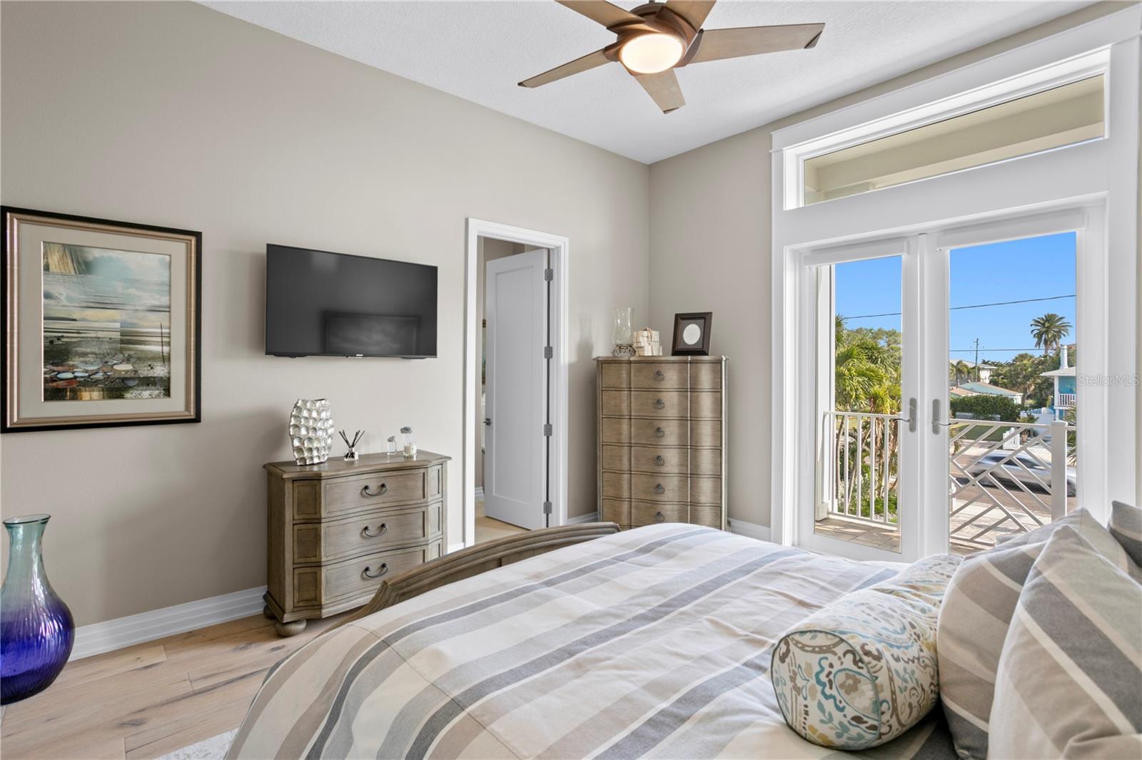 LONE PALM BEACH 1ST ADD - Residential