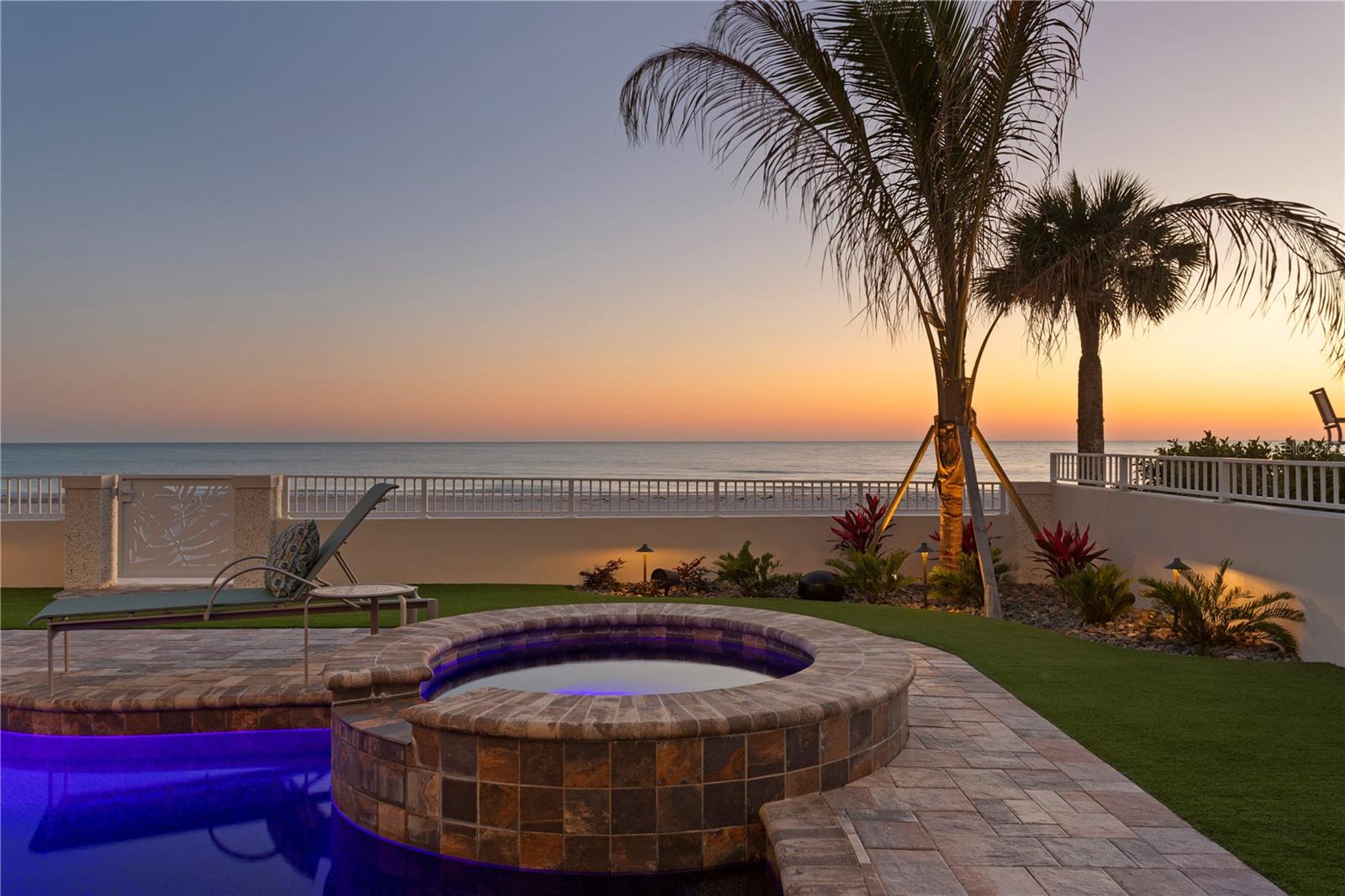 LONE PALM BEACH 1ST ADD - Residential